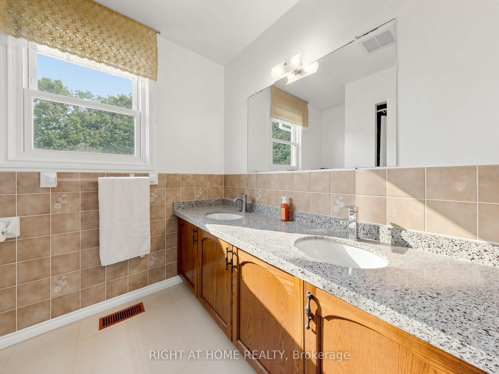 138 Strawberry Drive Property Photo 25