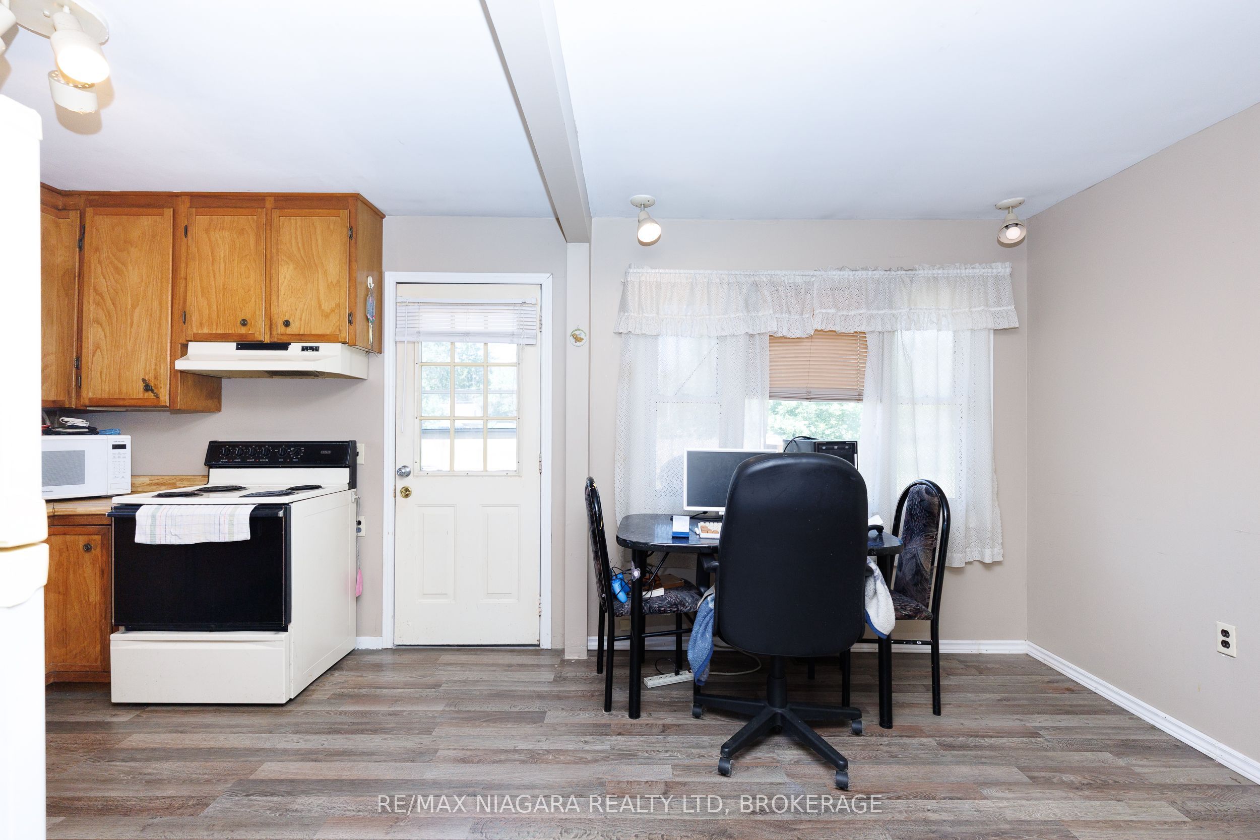 429 Delaware Avenue Property Photo 11