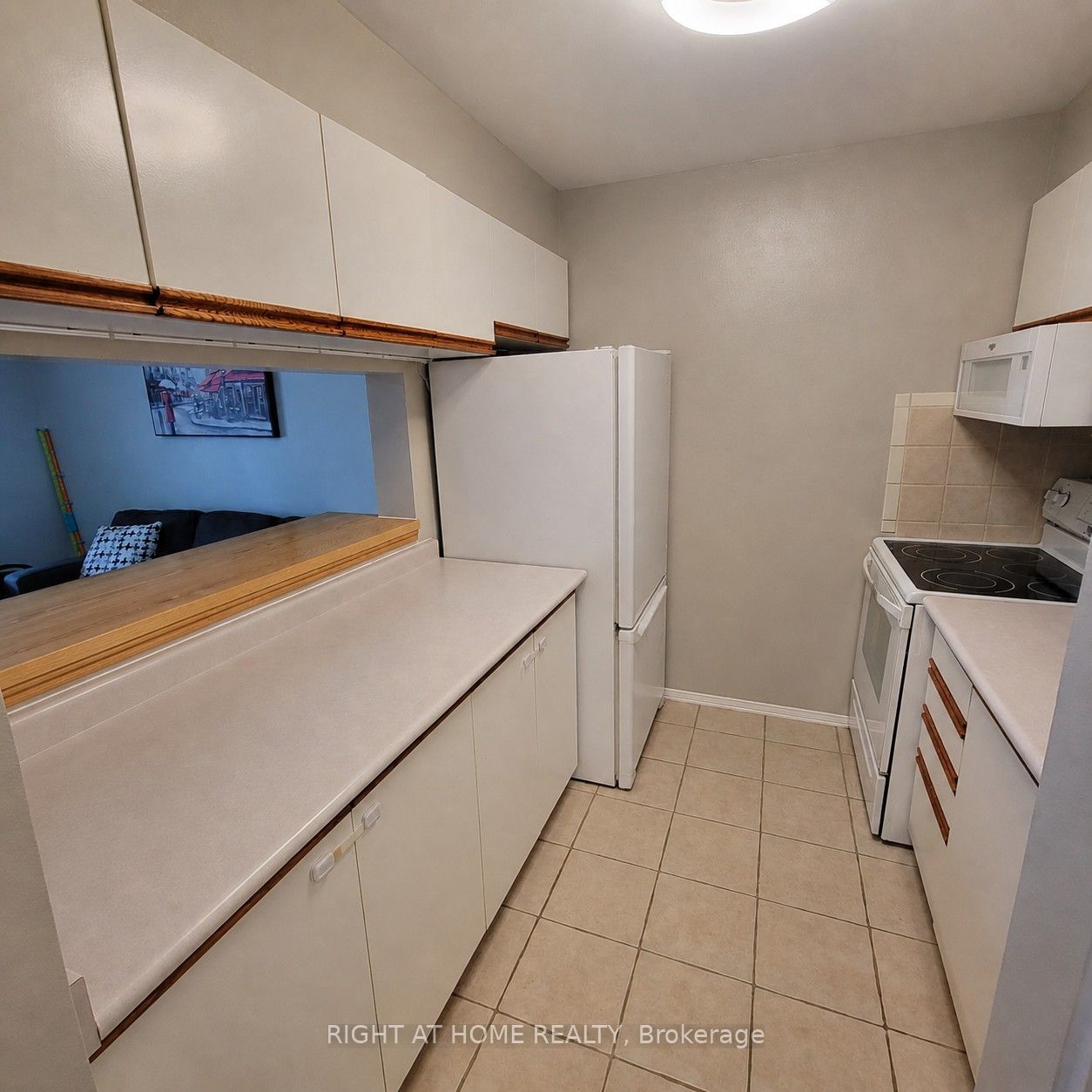 260 Brittany Drive 414 Property Photo 5