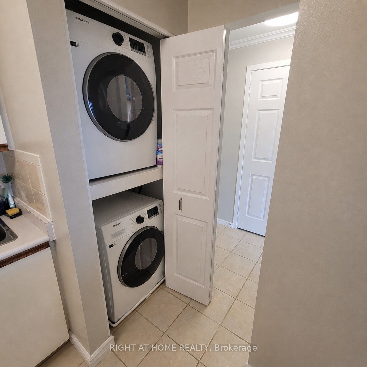 260 Brittany Drive 414 Property Photo 14