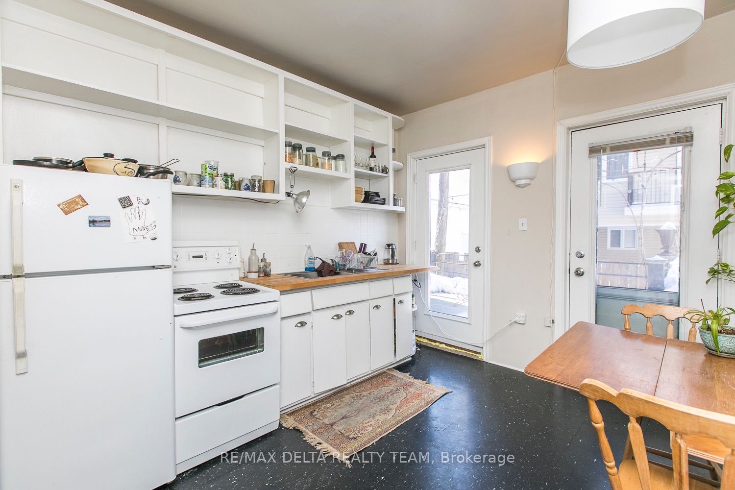 27 Perkins Street Property Photo 6