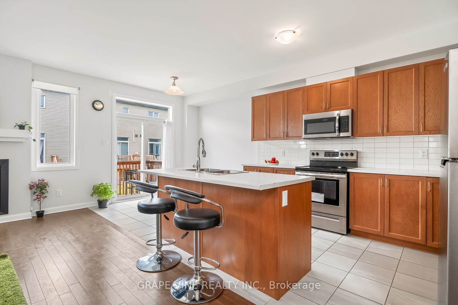 533 Winterset Road Property Photo 11