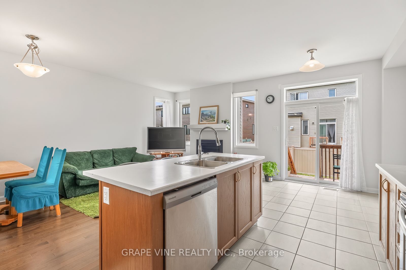 533 Winterset Road Property Photo 14