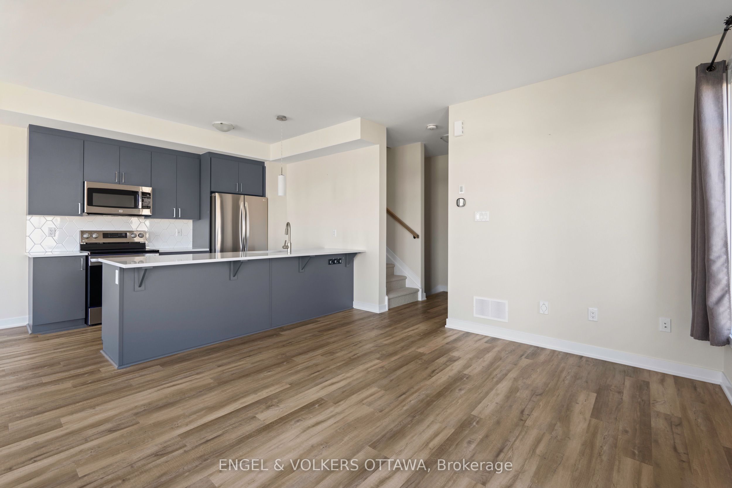 631 Corporal Private Property Photo 8