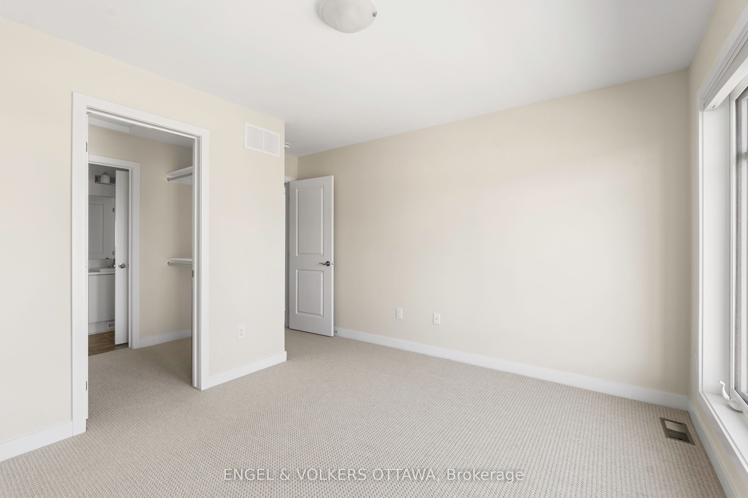 631 Corporal Private Property Photo 24