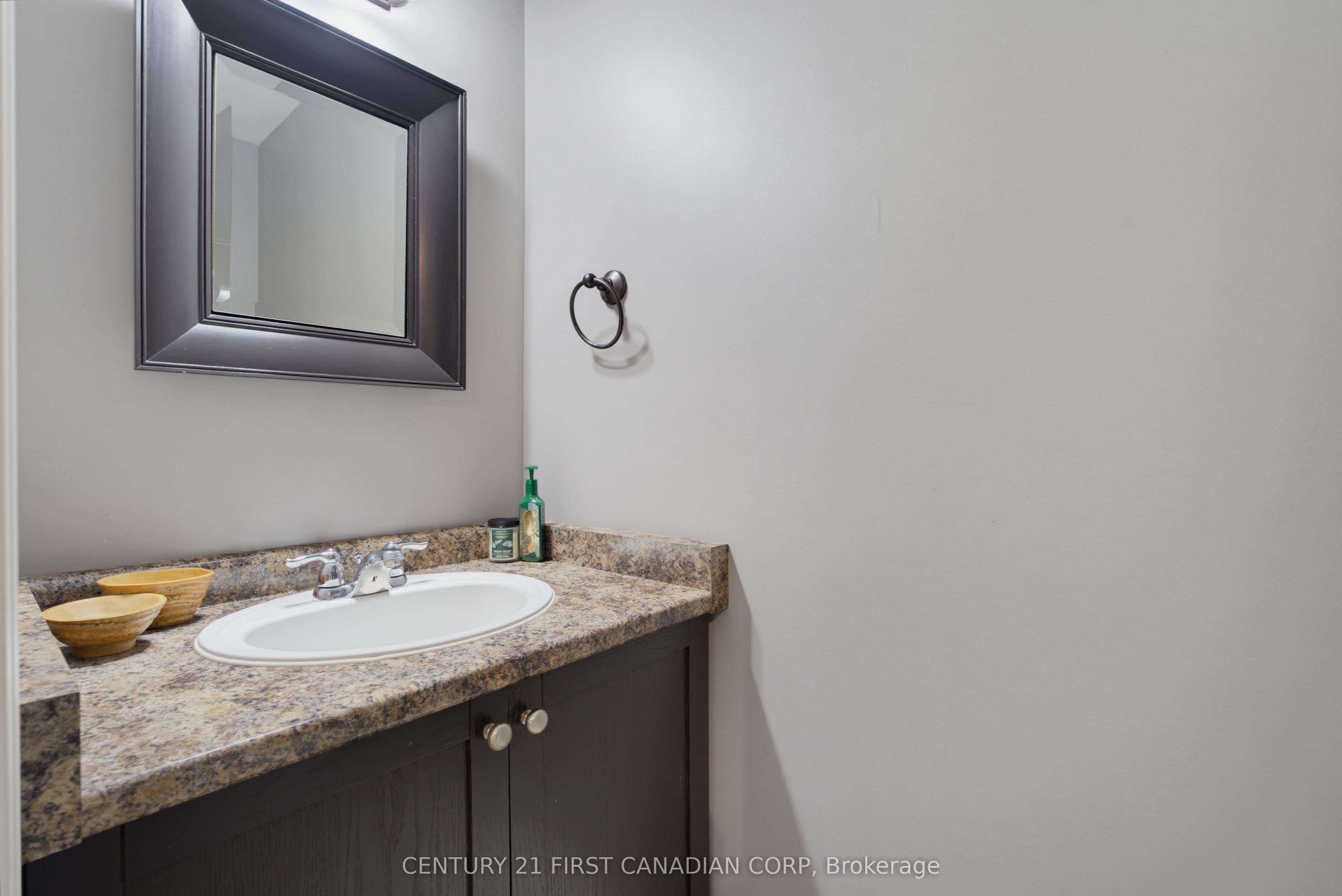 1197 Smither Road Property Photo 16
