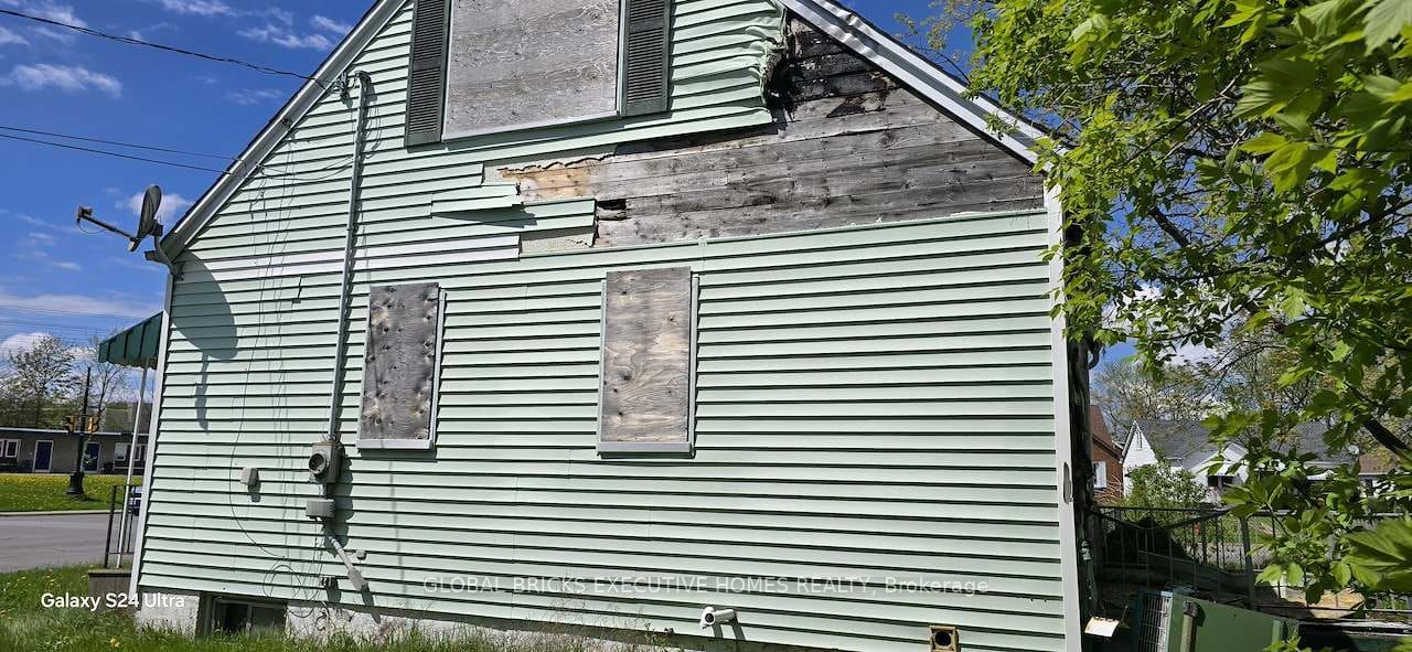 5168 Stanley Avenue Property Photo 3