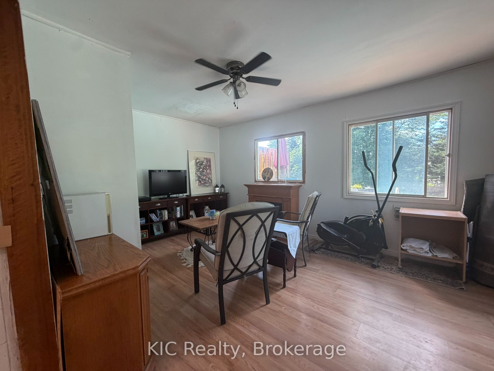 48 George Street E Property Photo 6
