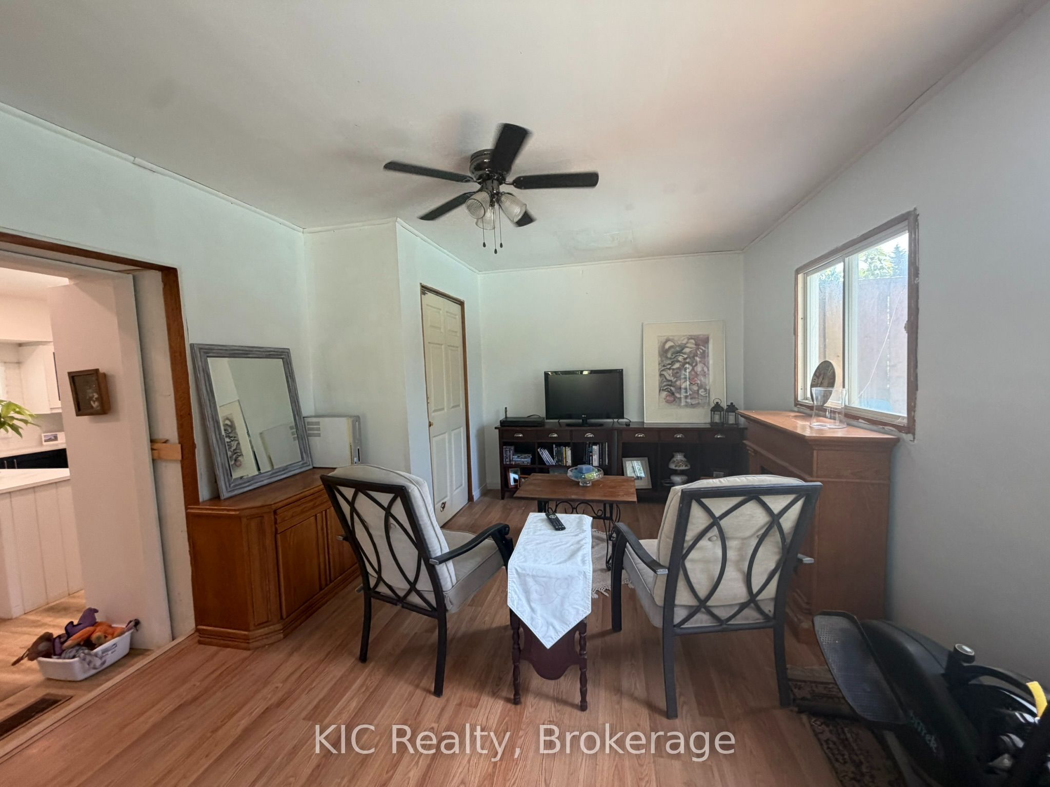 48 George Street E Property Photo 7