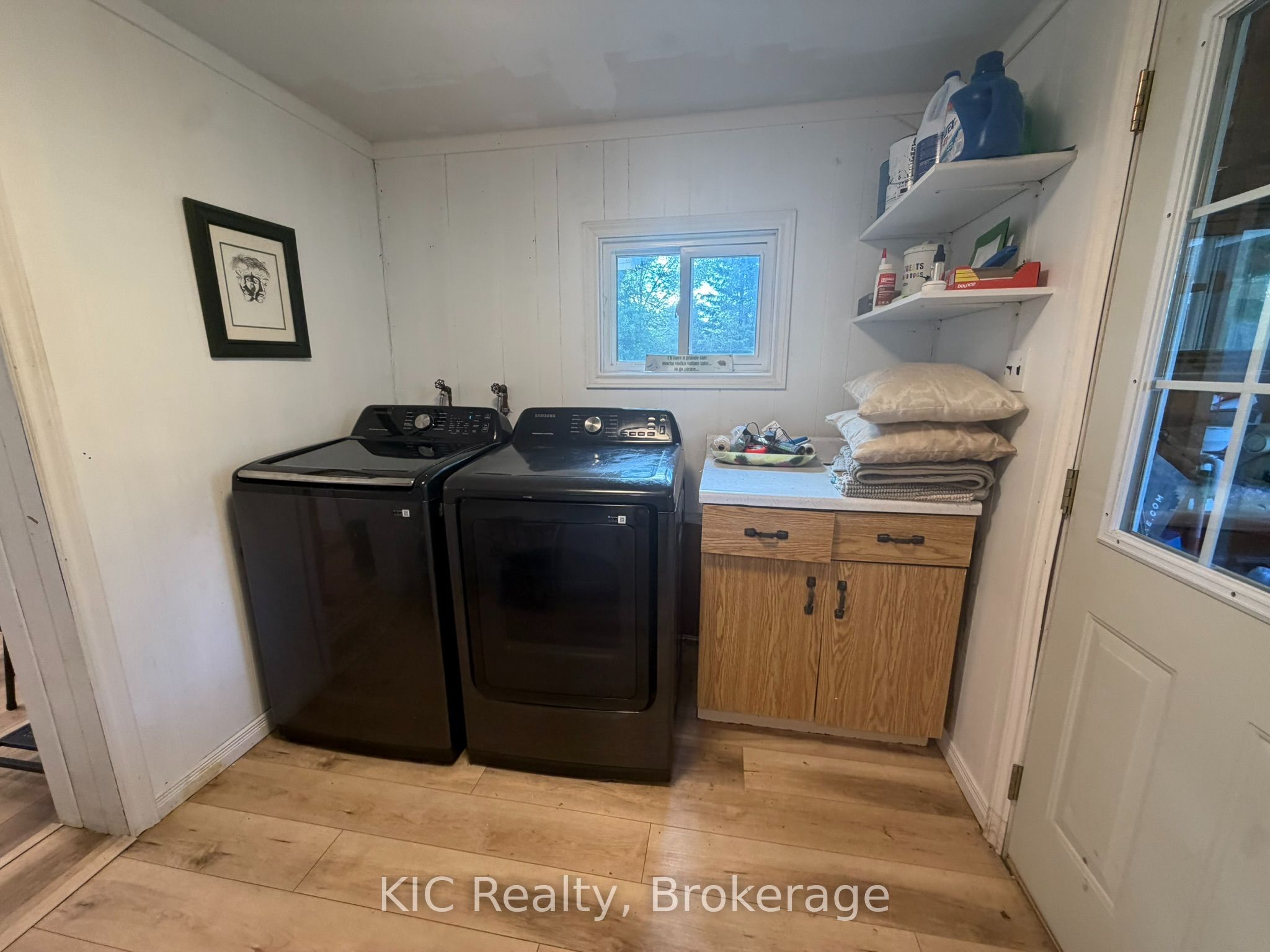 48 George Street E Property Photo 14
