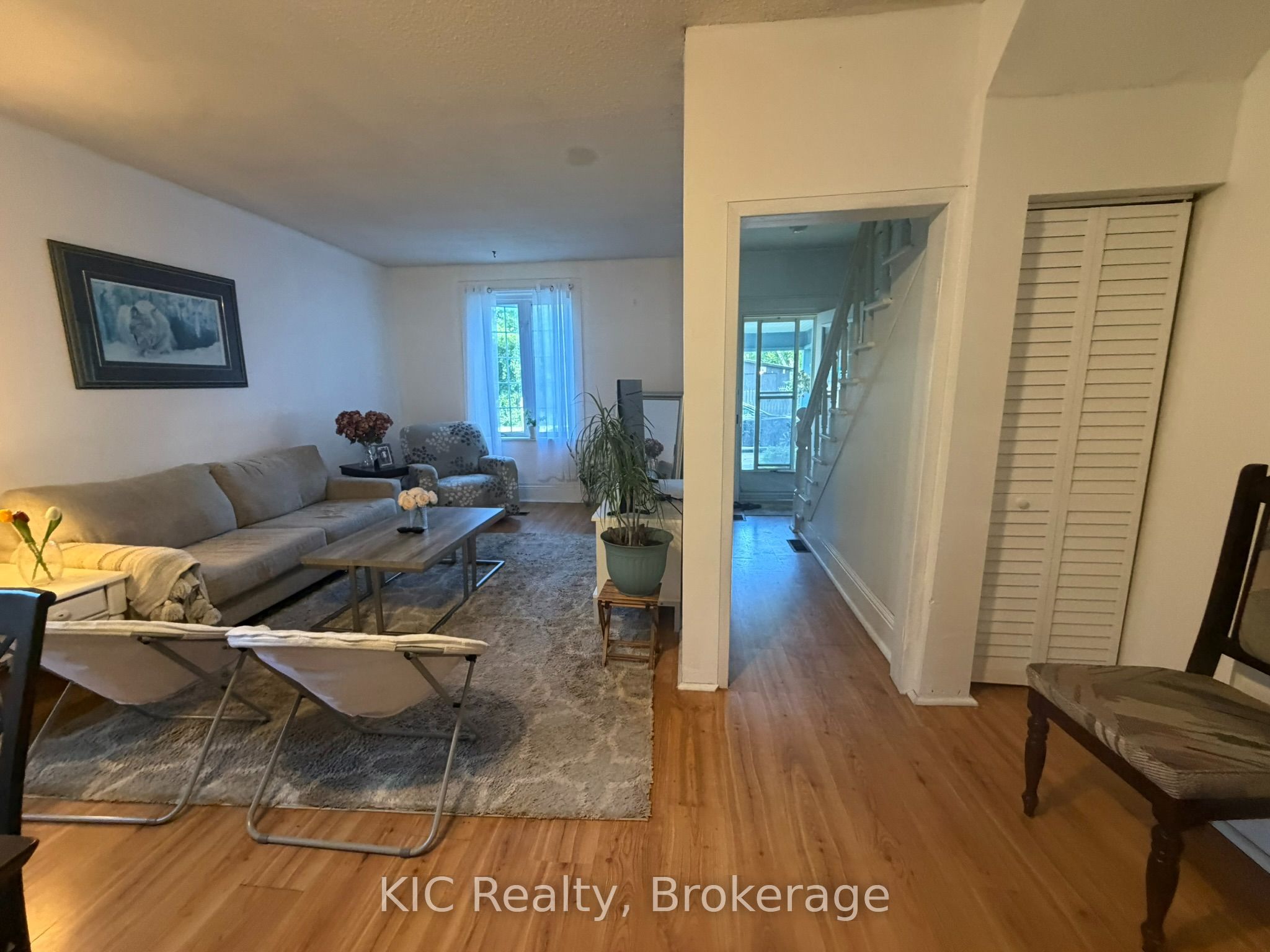 48 George Street E Property Photo 15
