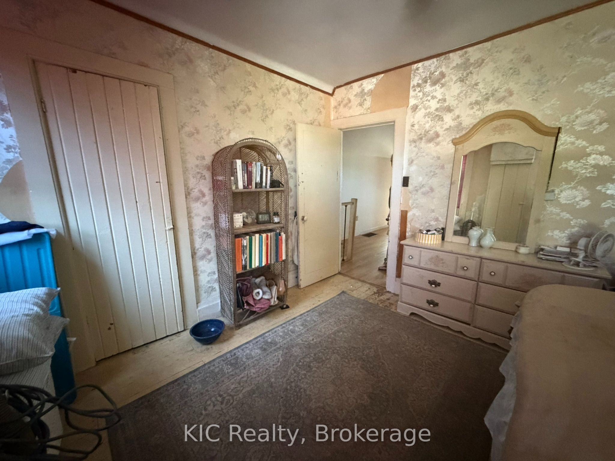 48 George Street E Property Photo 24