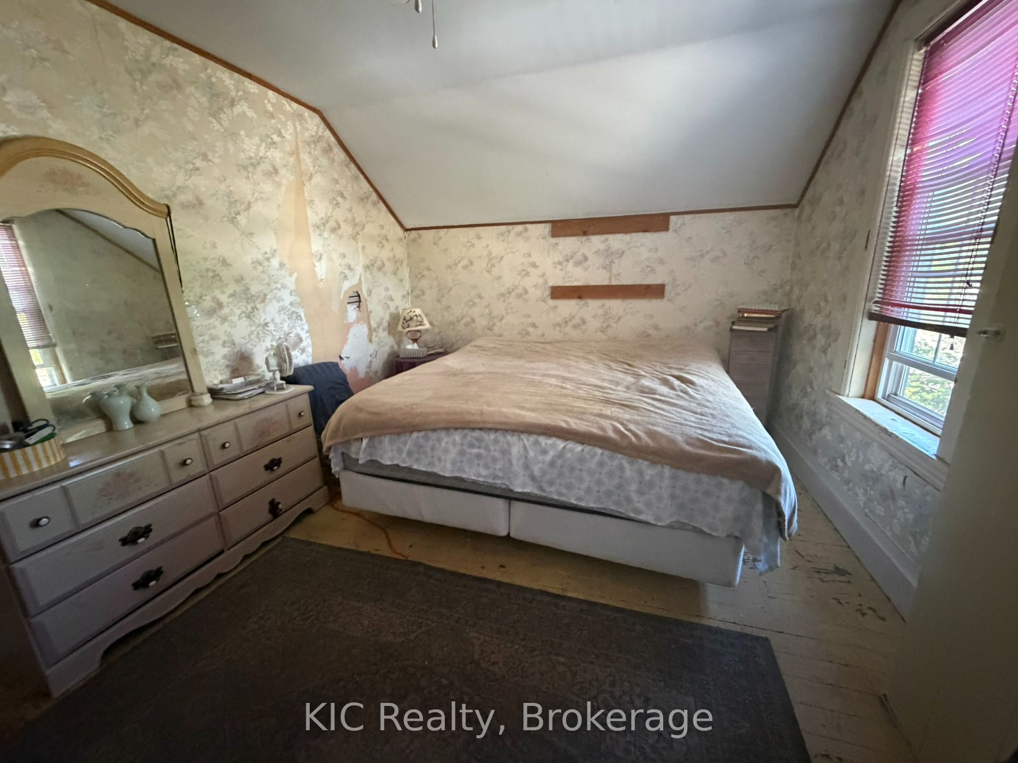 48 George Street E Property Photo 25