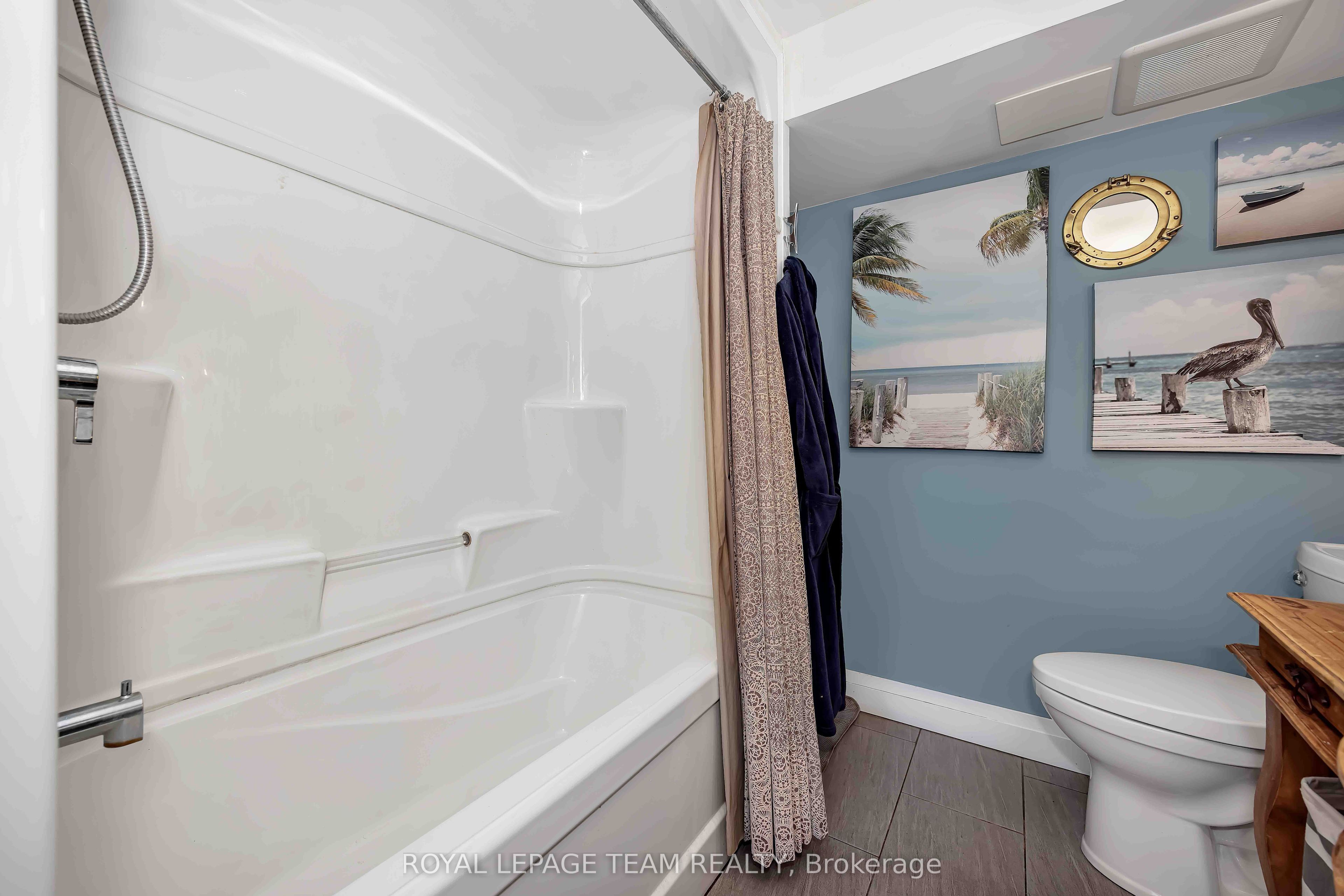 22 Centre Street Property Photo 40