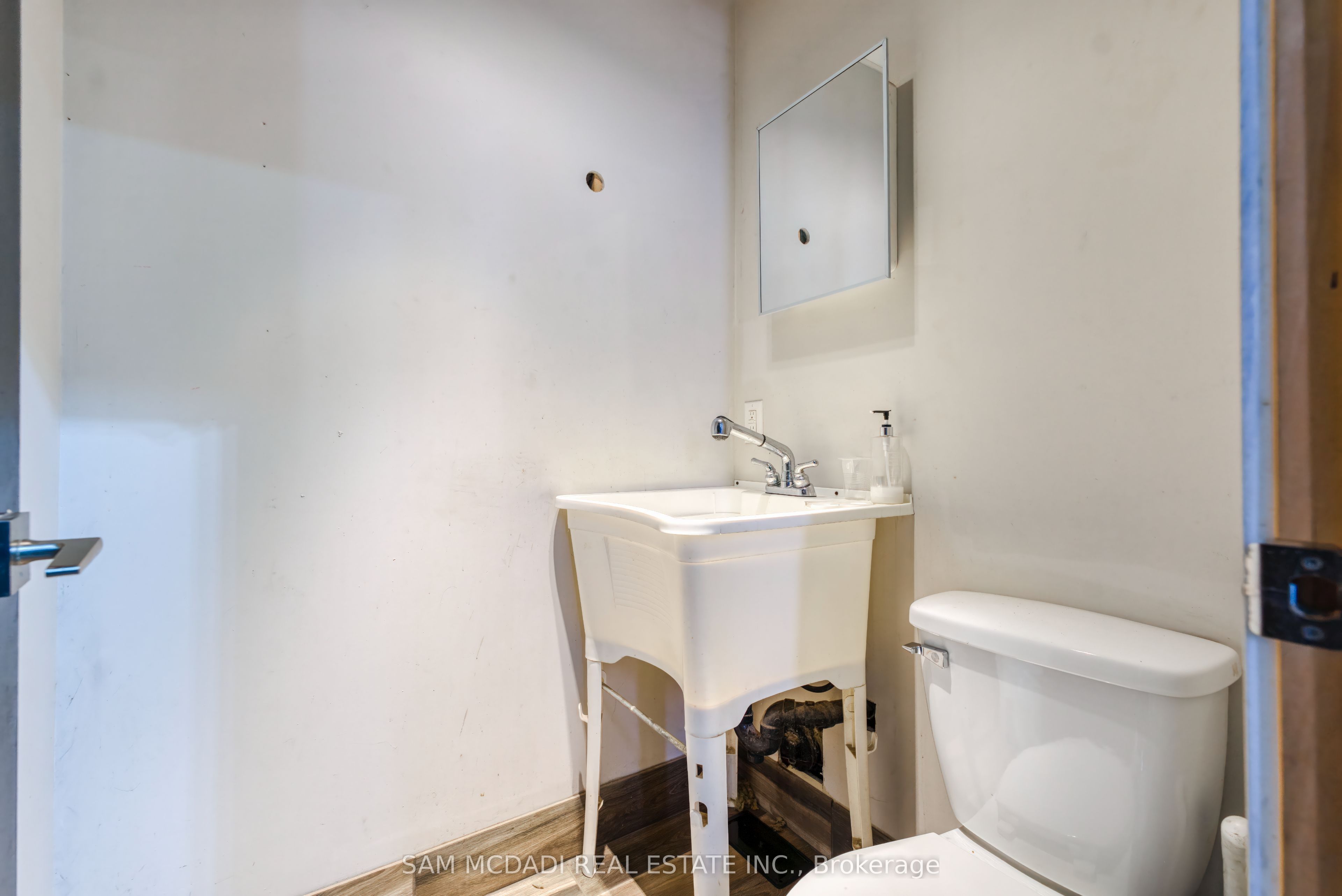 205 Wharncliffe Road S Property Photo 18
