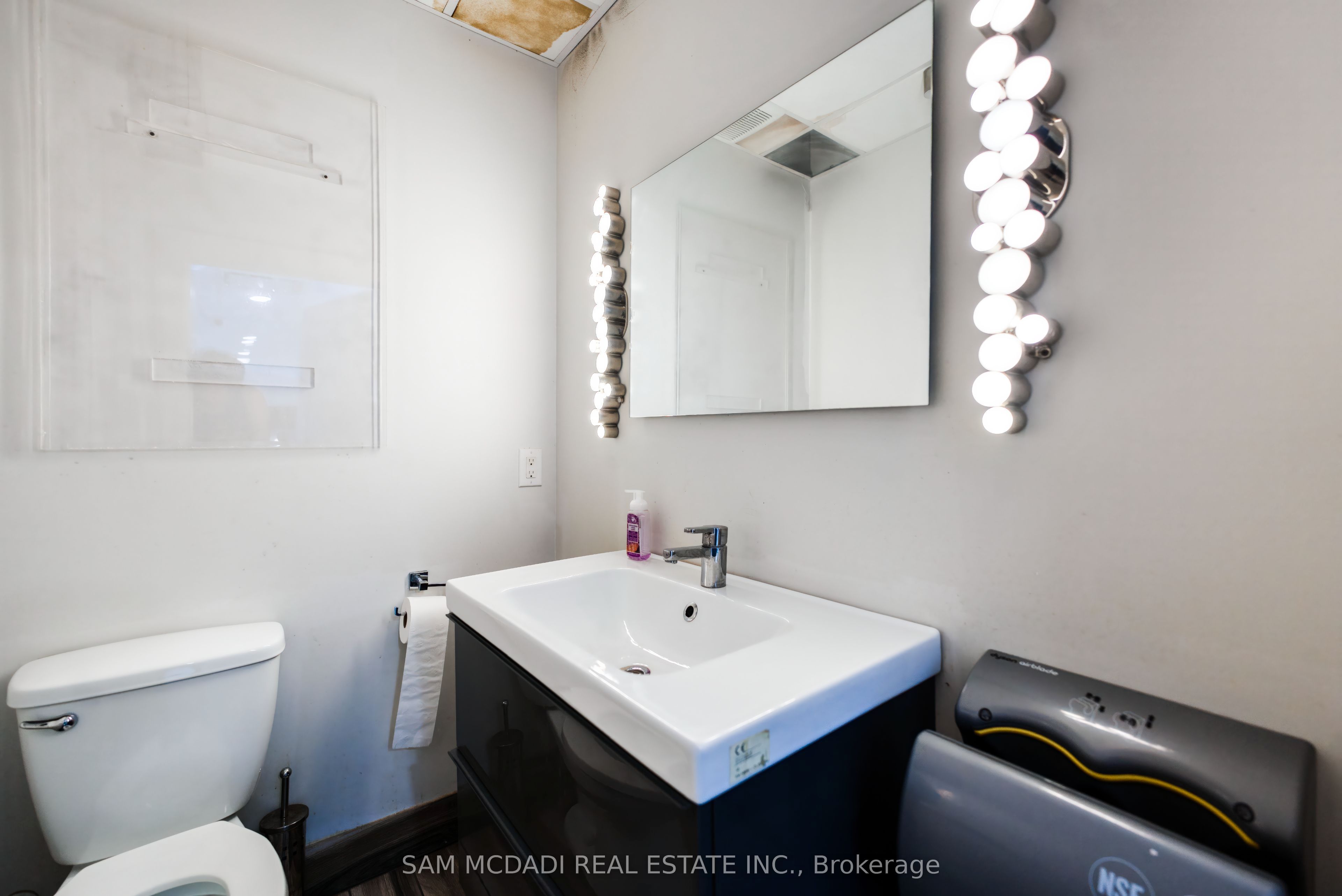 205 Wharncliffe Road S Property Photo 35