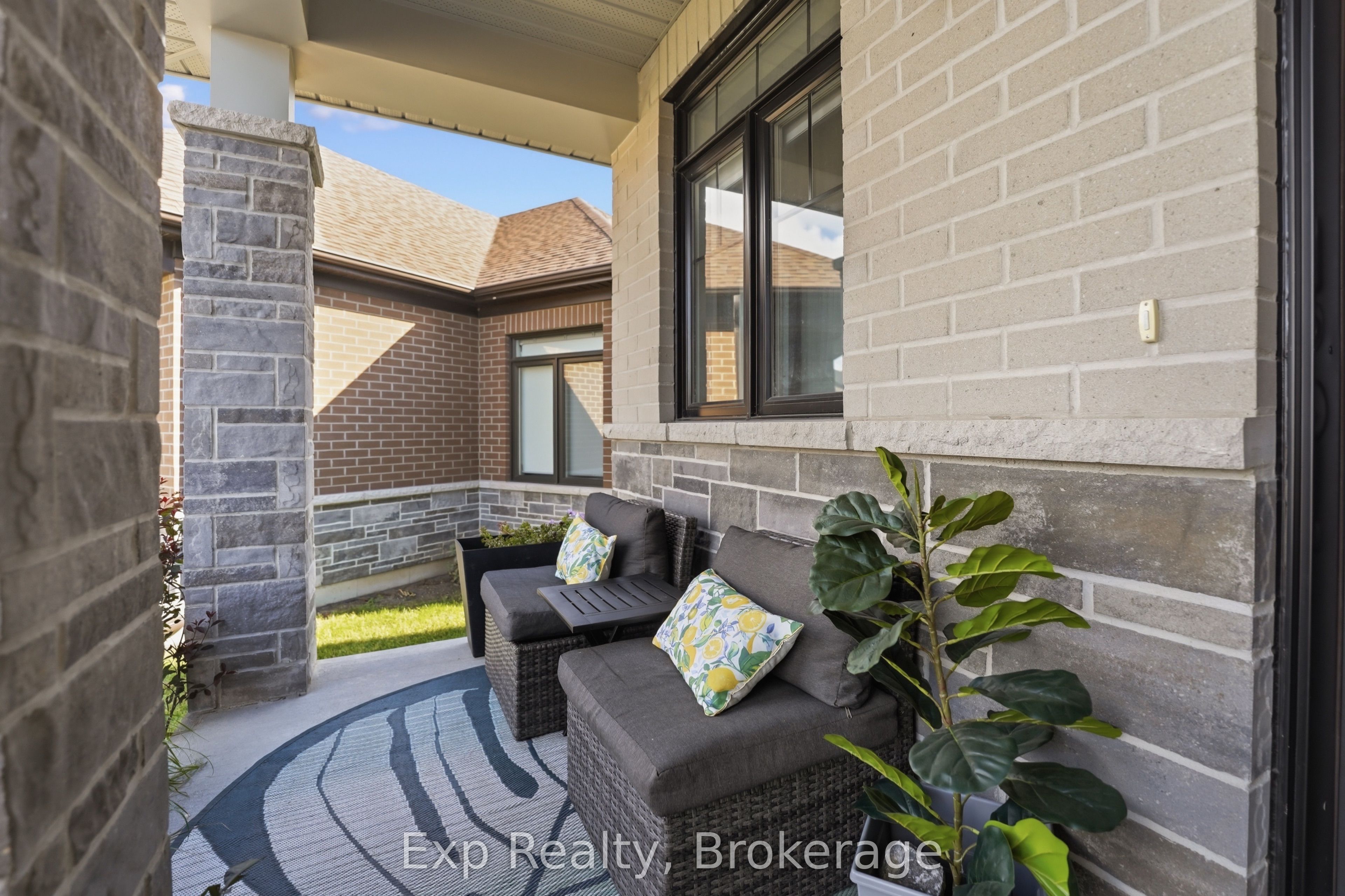 14 Athabaska Drive Property Photo 4