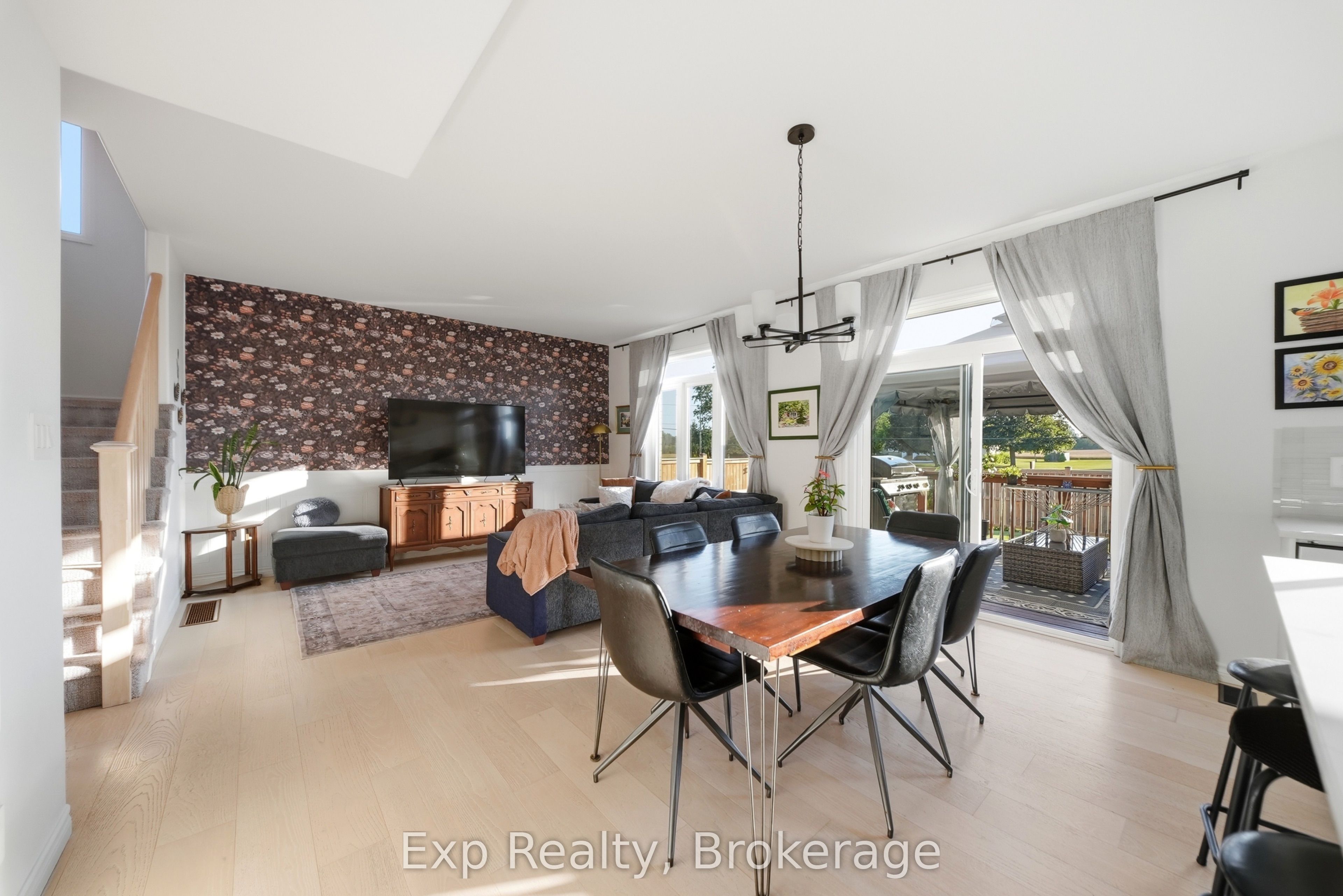 14 Athabaska Drive Property Photo 15