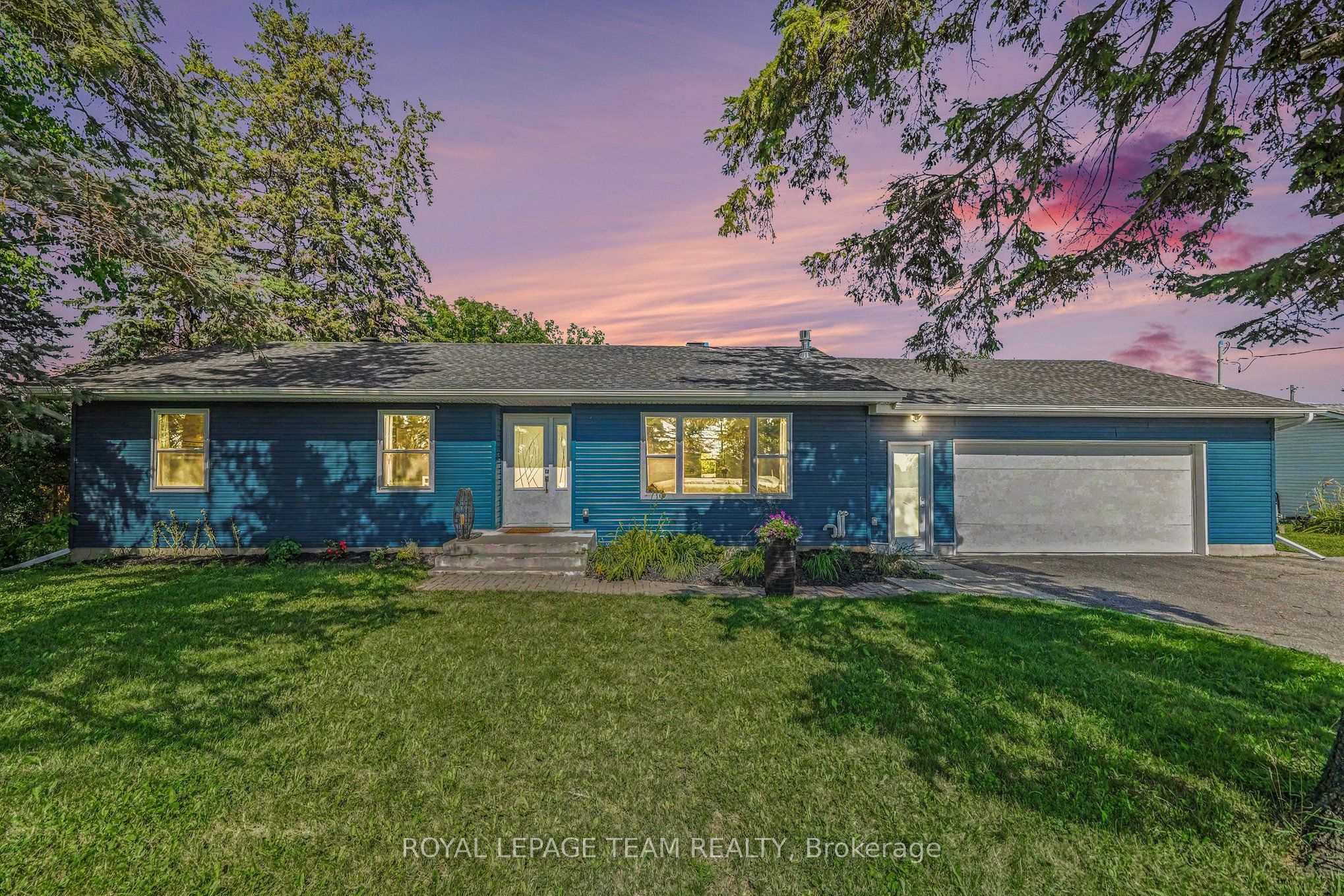 2477 Merivale Road Property Photo 1