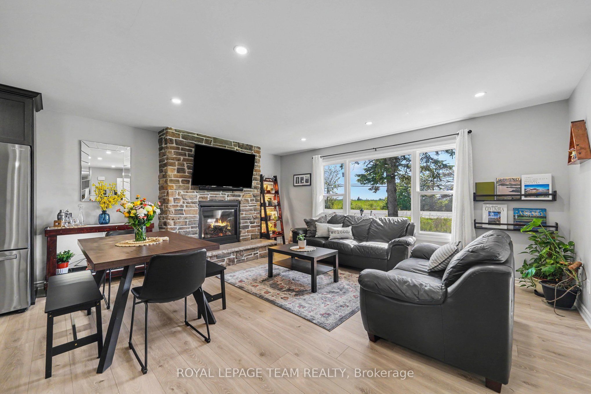 2477 Merivale Road Property Photo 7