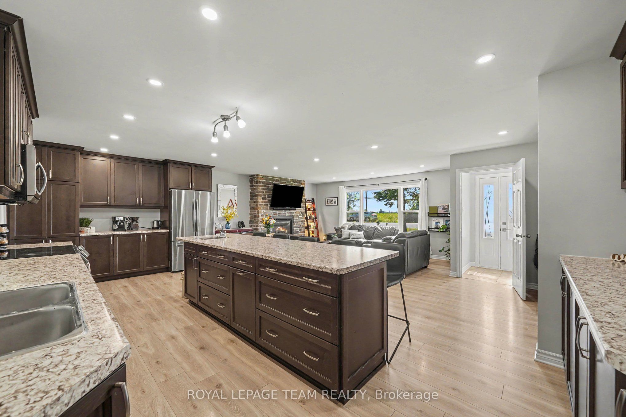2477 Merivale Road Property Photo 13