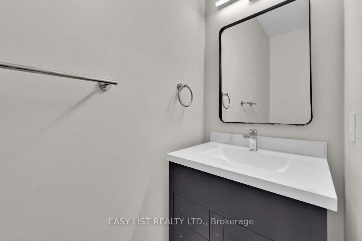 115 Ivy Crescent Property Photo 3