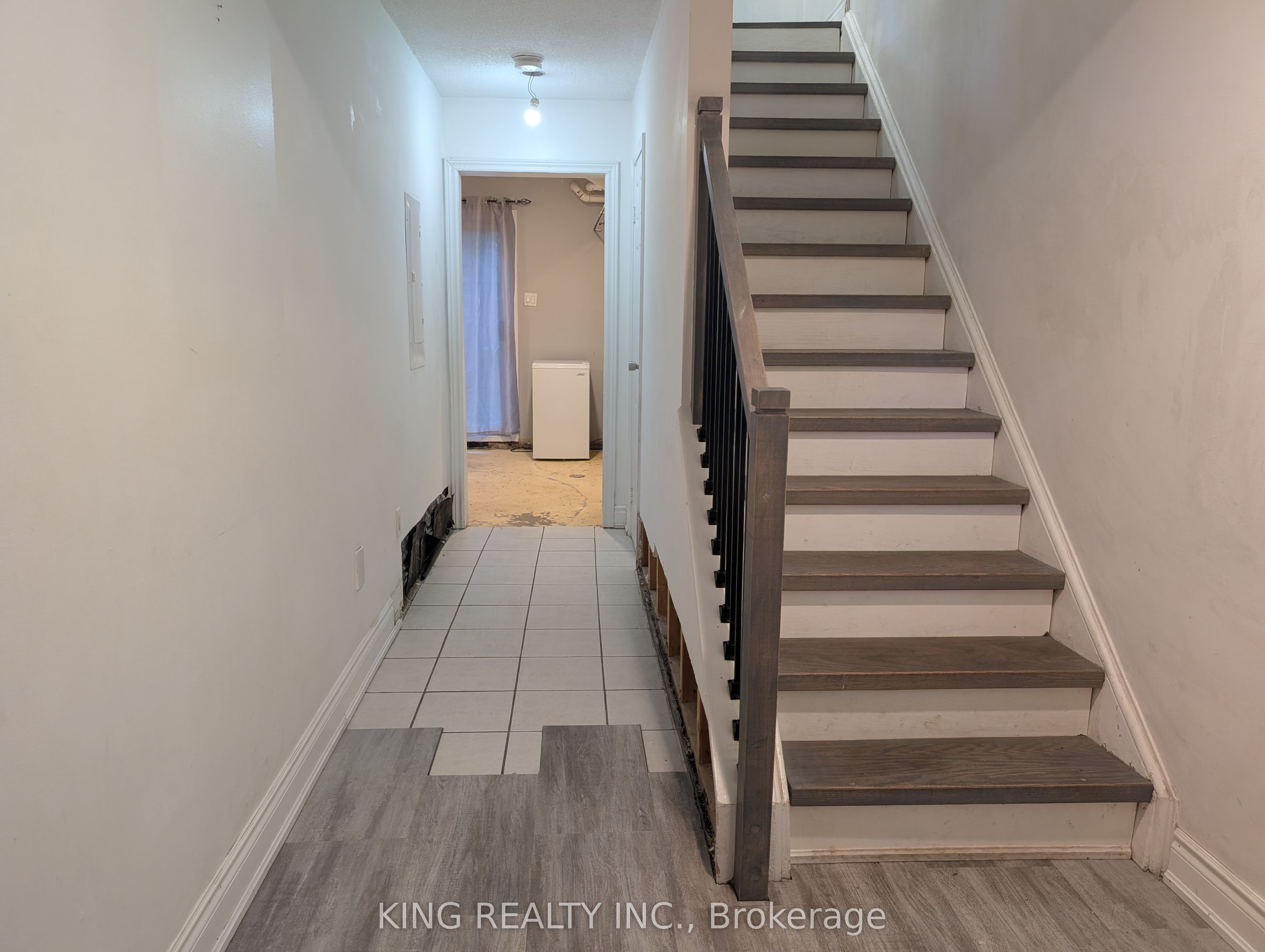 985 Limeridge Road E 7 Property Photo 3