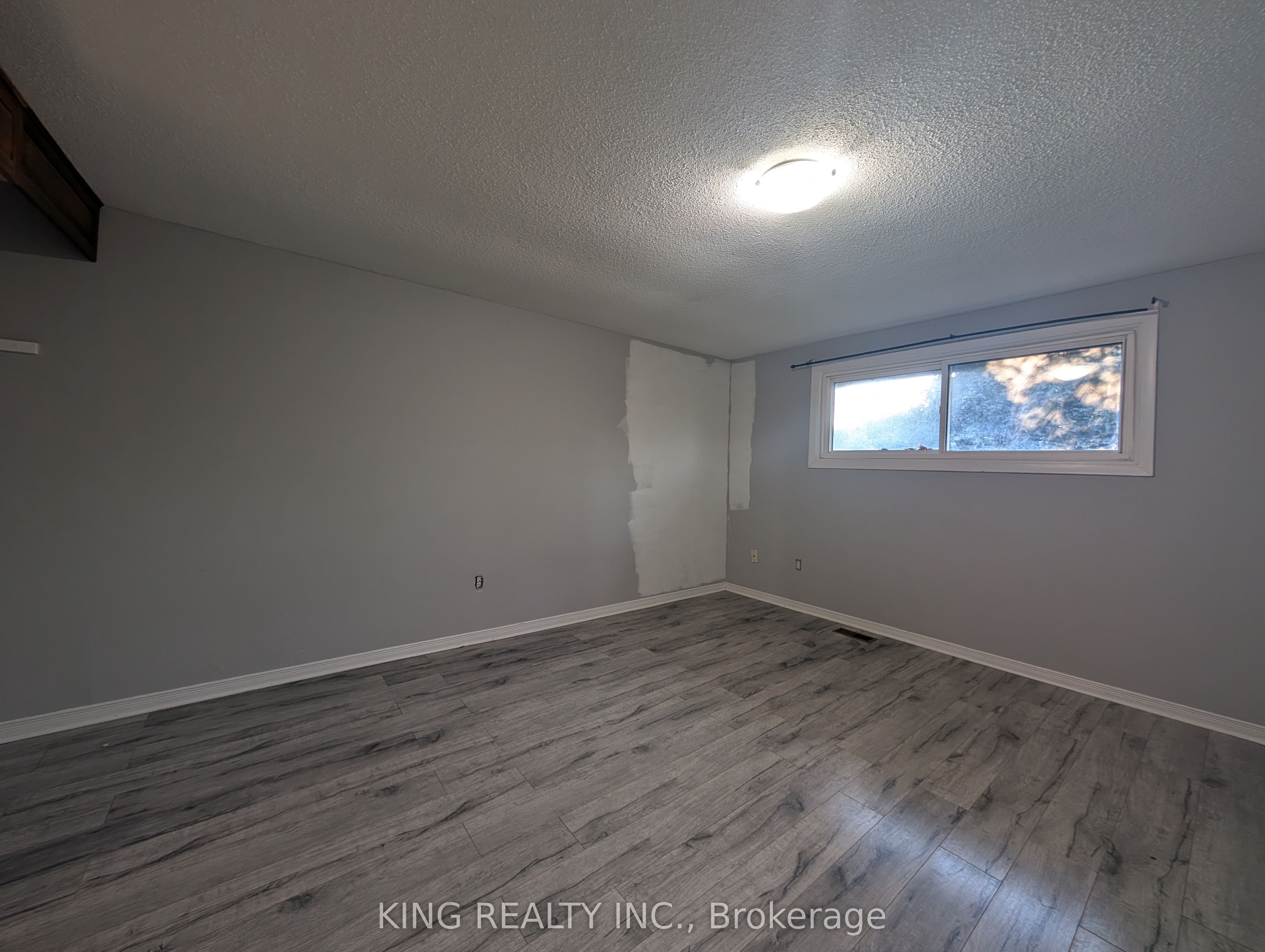 985 Limeridge Road E 7 Property Photo 12