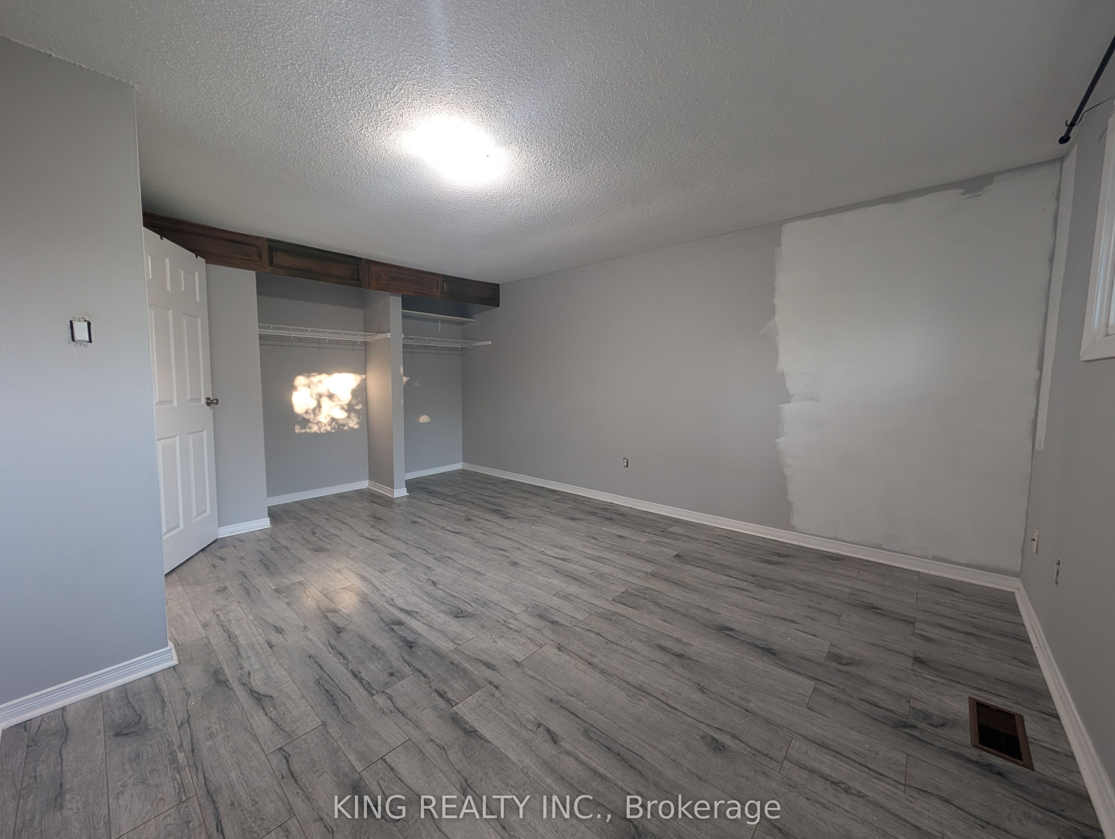 985 Limeridge Road E 7 Property Photo 13