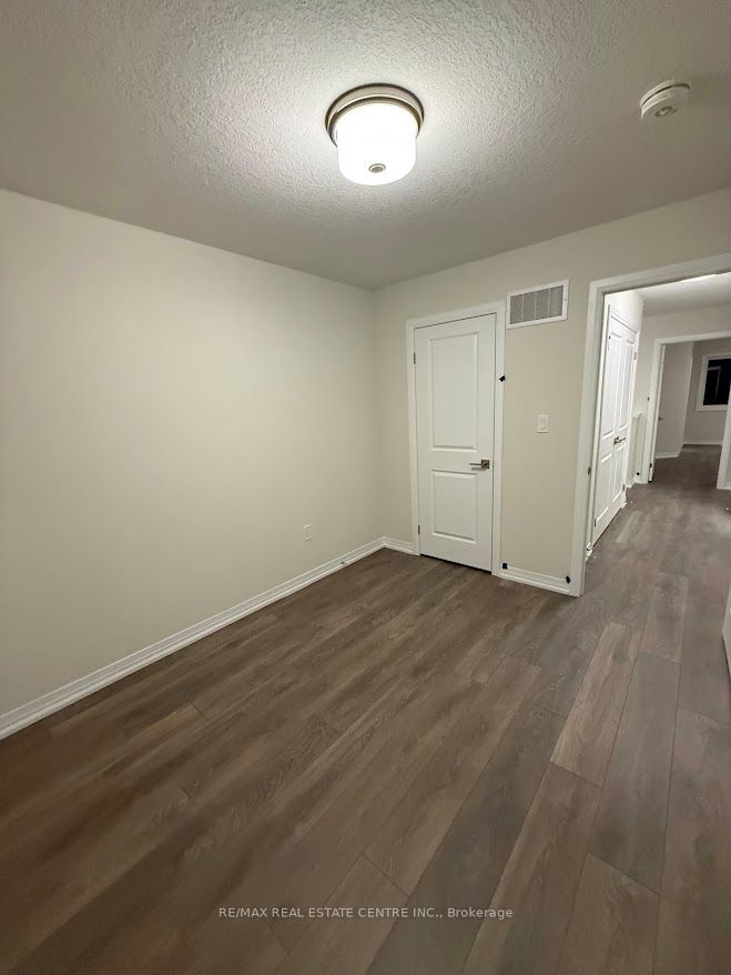 660 Colborne Street W 80 Property Photo 10