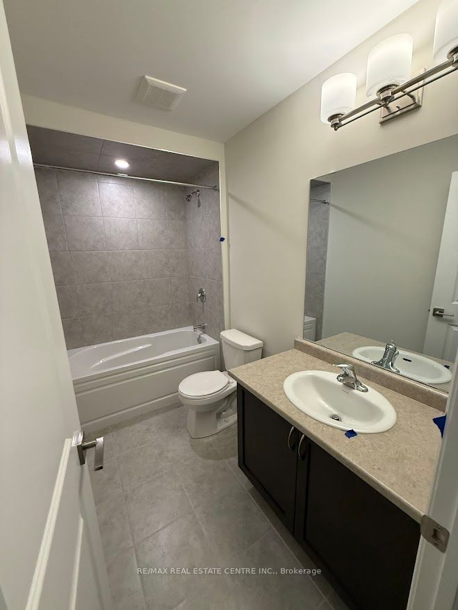 660 Colborne Street W 80 Property Photo 13