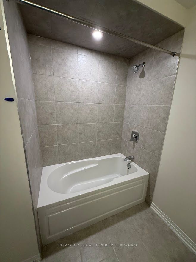 660 Colborne Street W 80 Property Photo 17