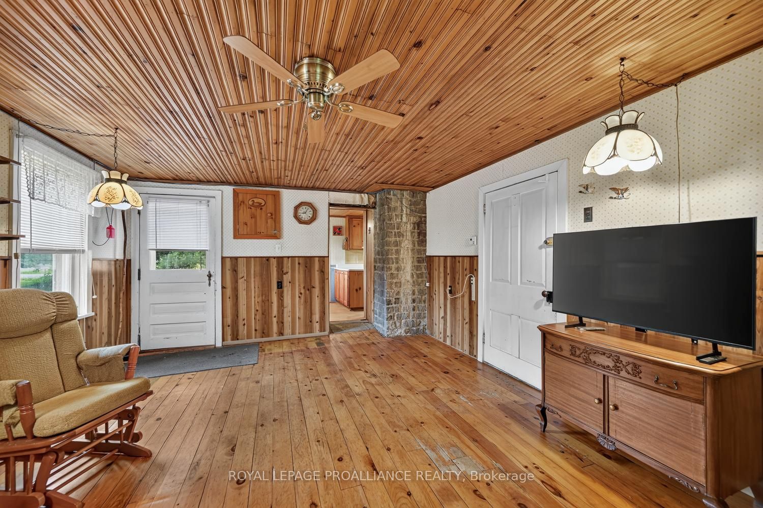 11836 Rocksprings Road Property Photo 6