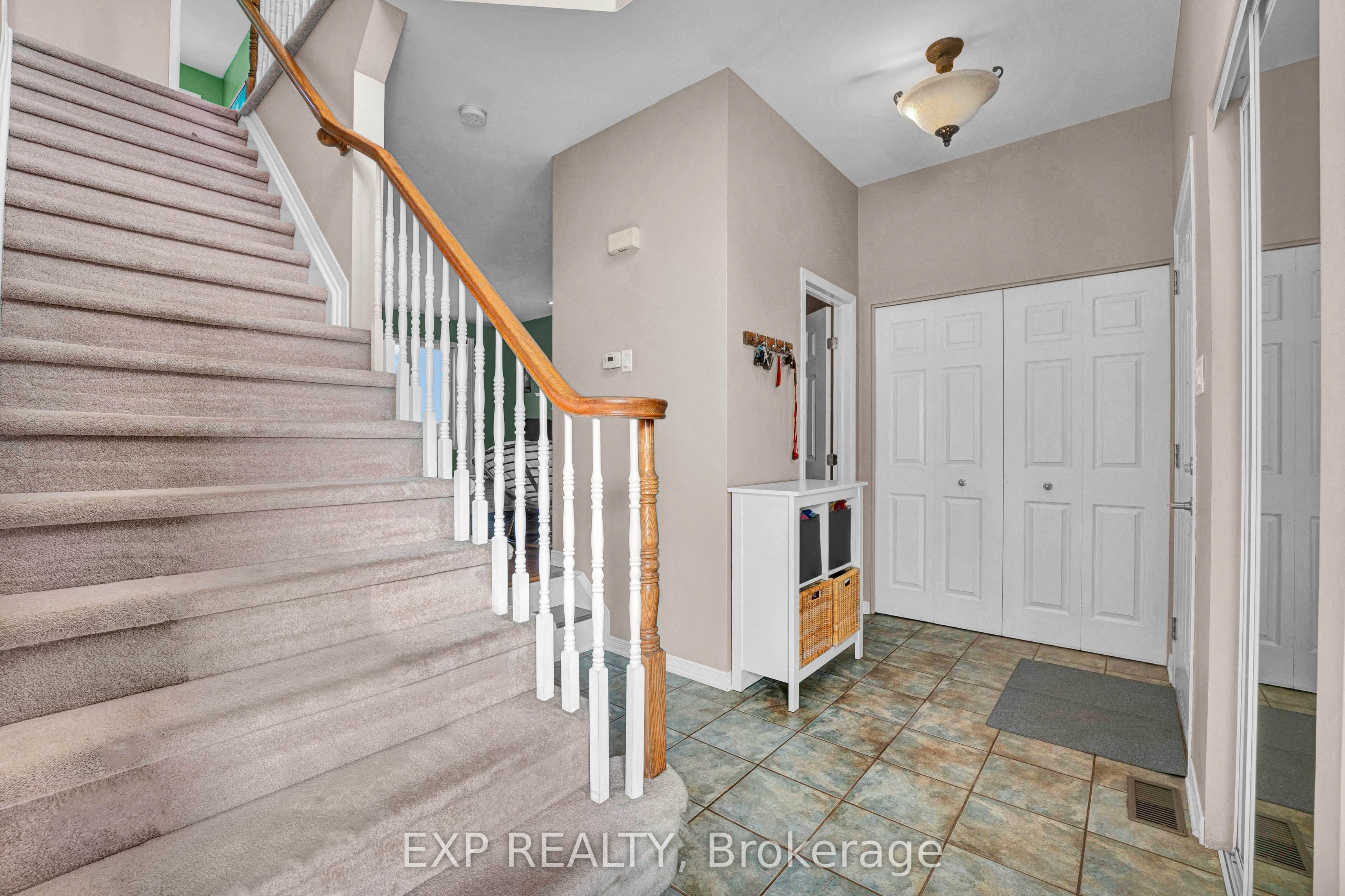 2744 Sylvain Street Property Photo 5