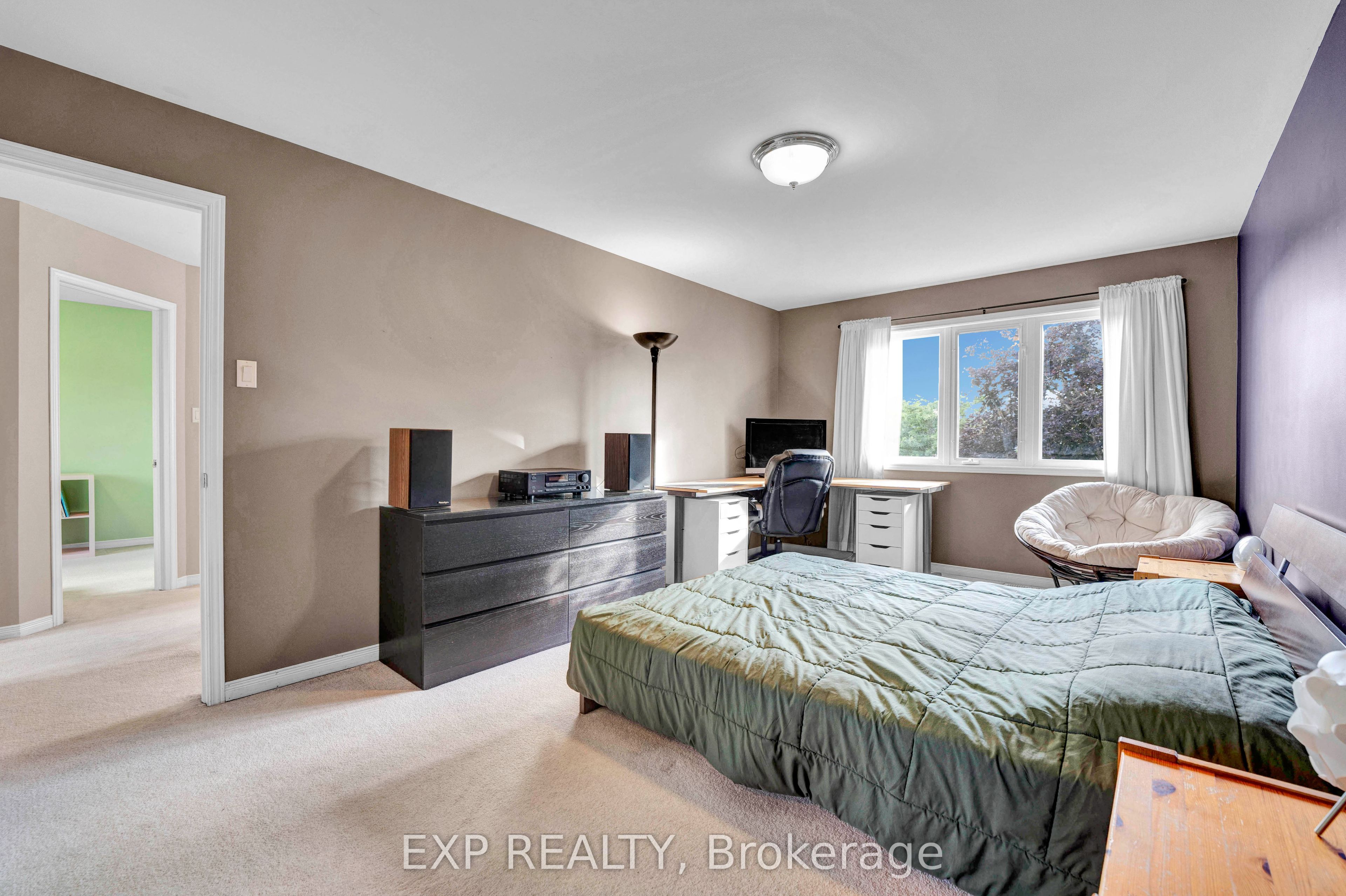 2744 Sylvain Street Property Photo 23
