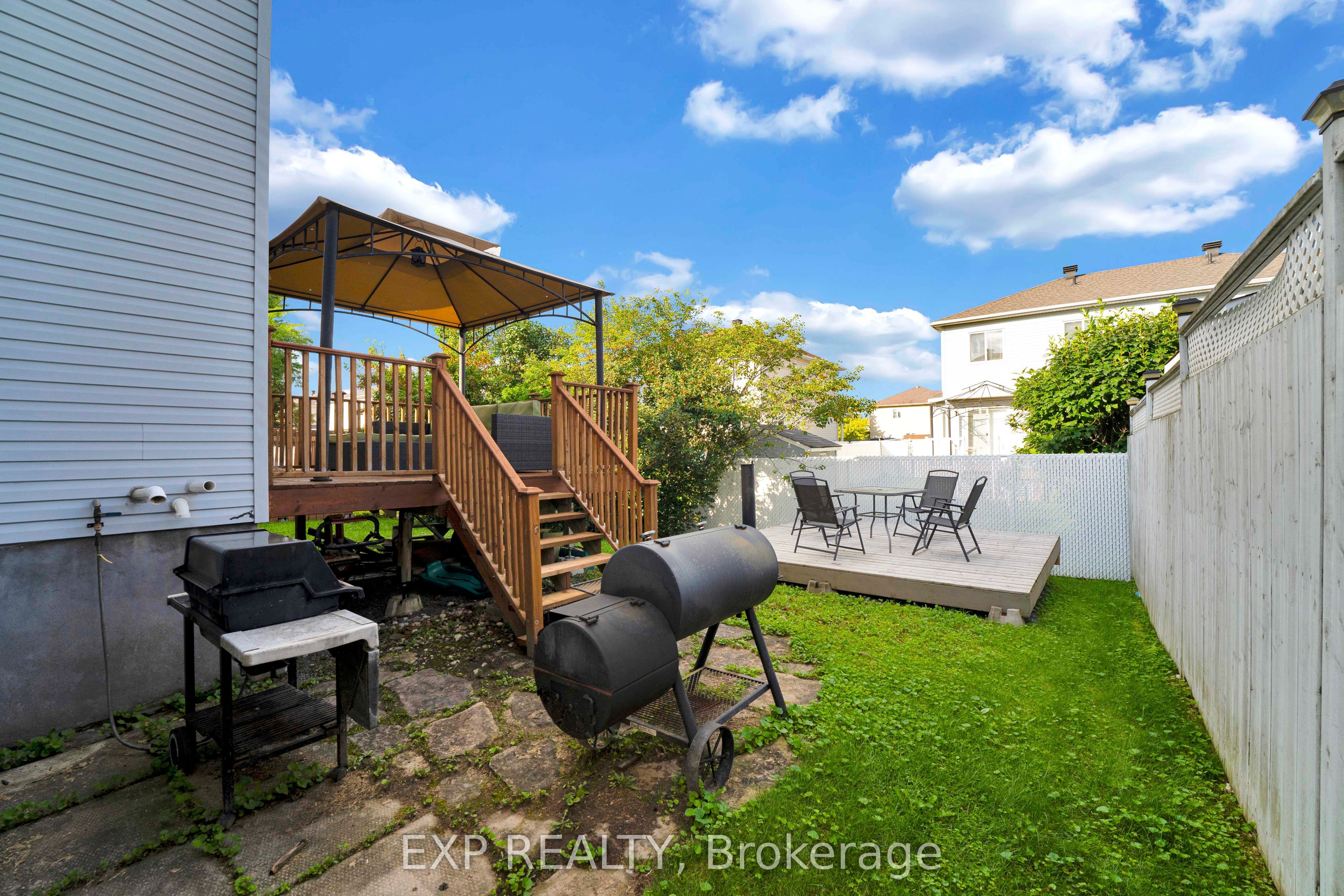 2744 Sylvain Street Property Photo 37