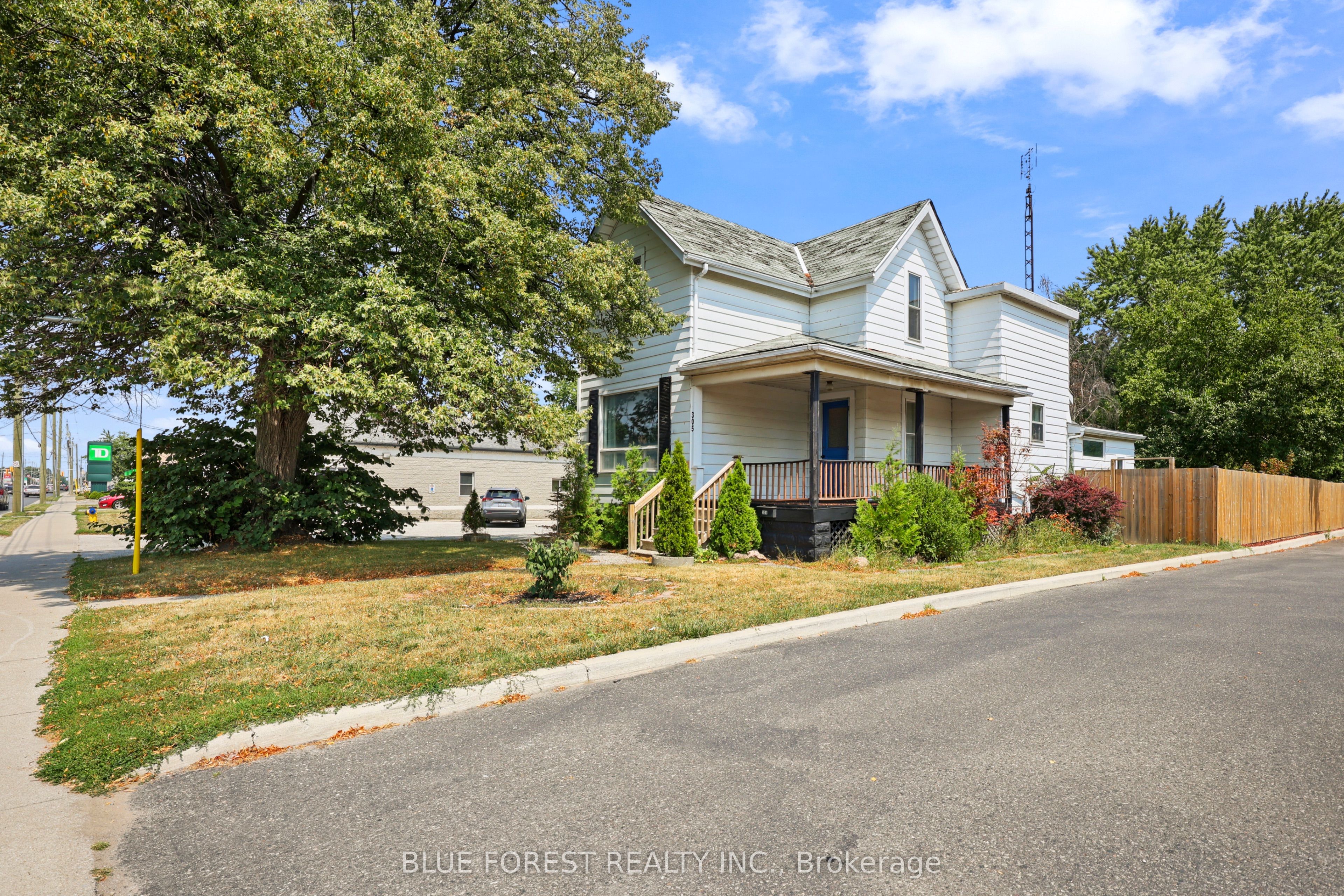 305 St Clair Street Property Photo 2