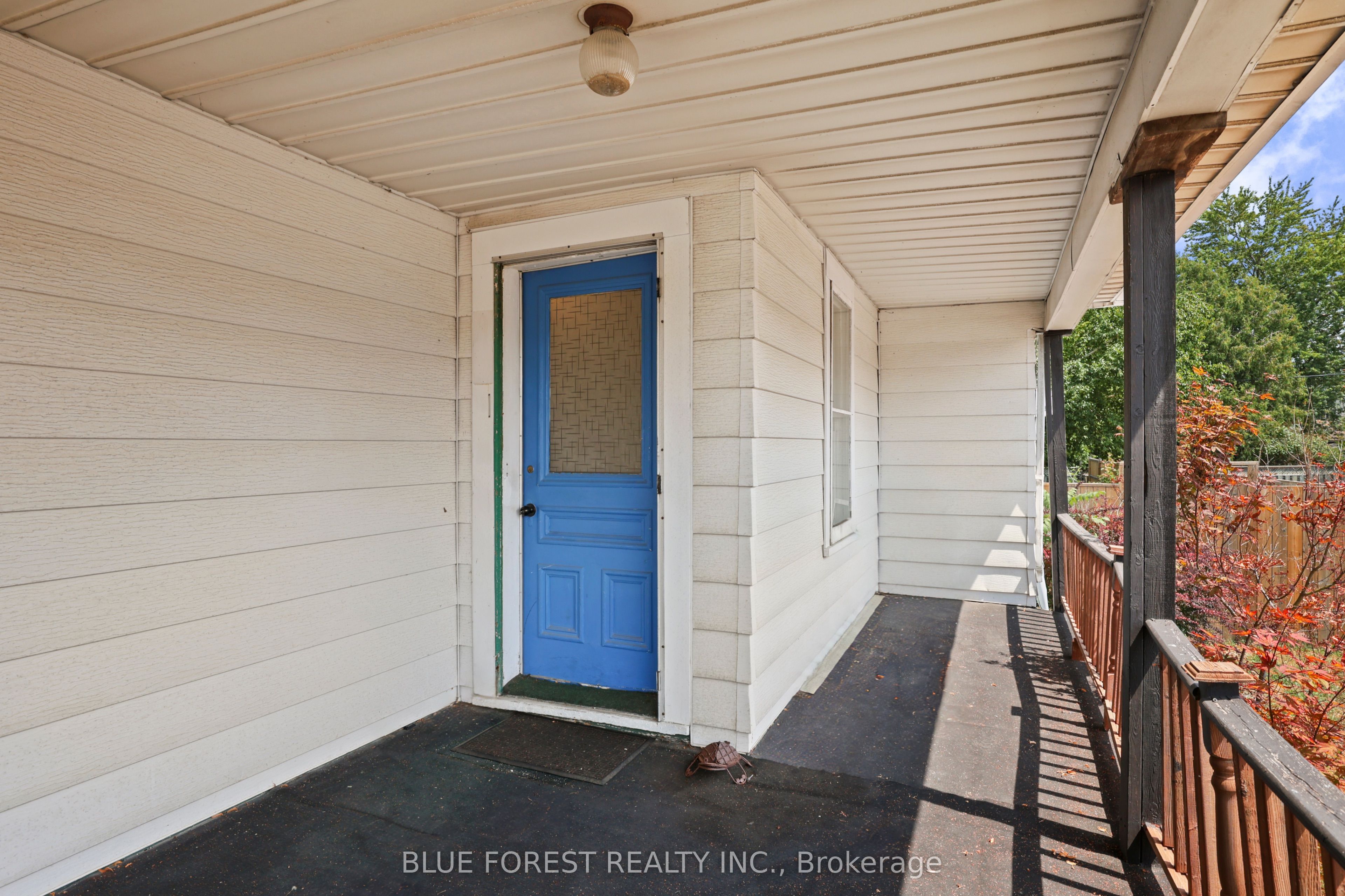305 St Clair Street Property Photo 4