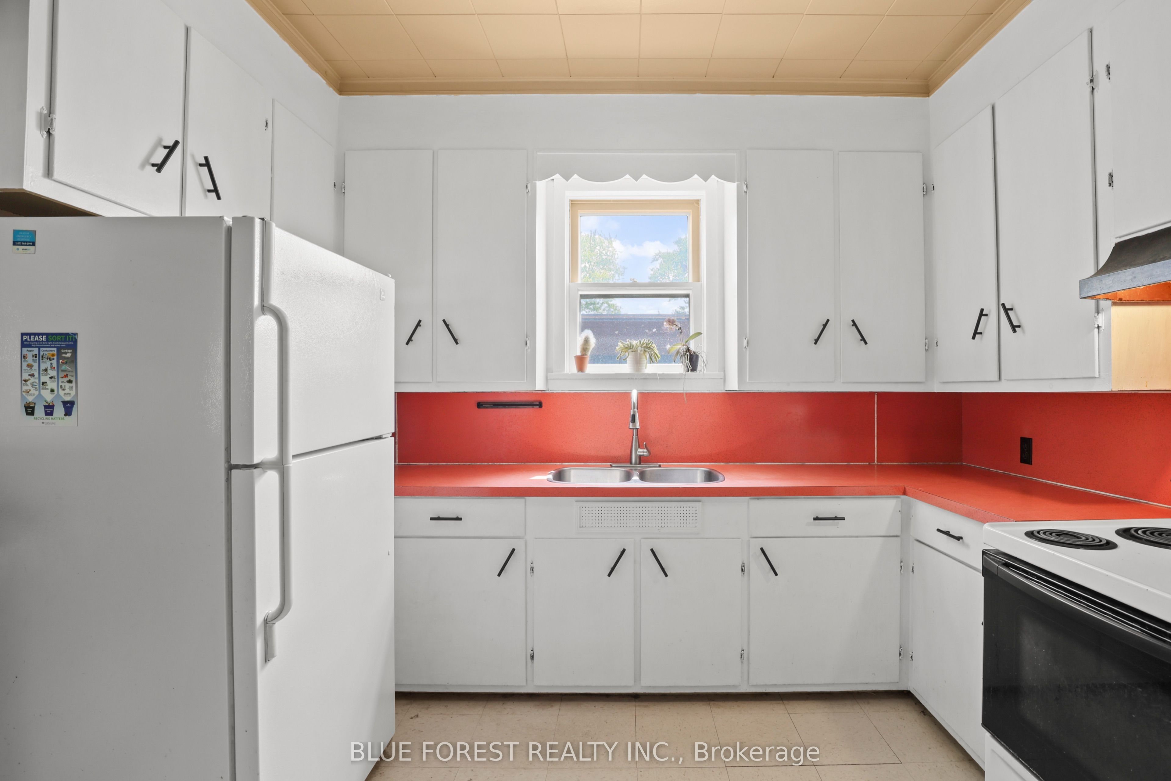 305 St Clair Street Property Photo 14