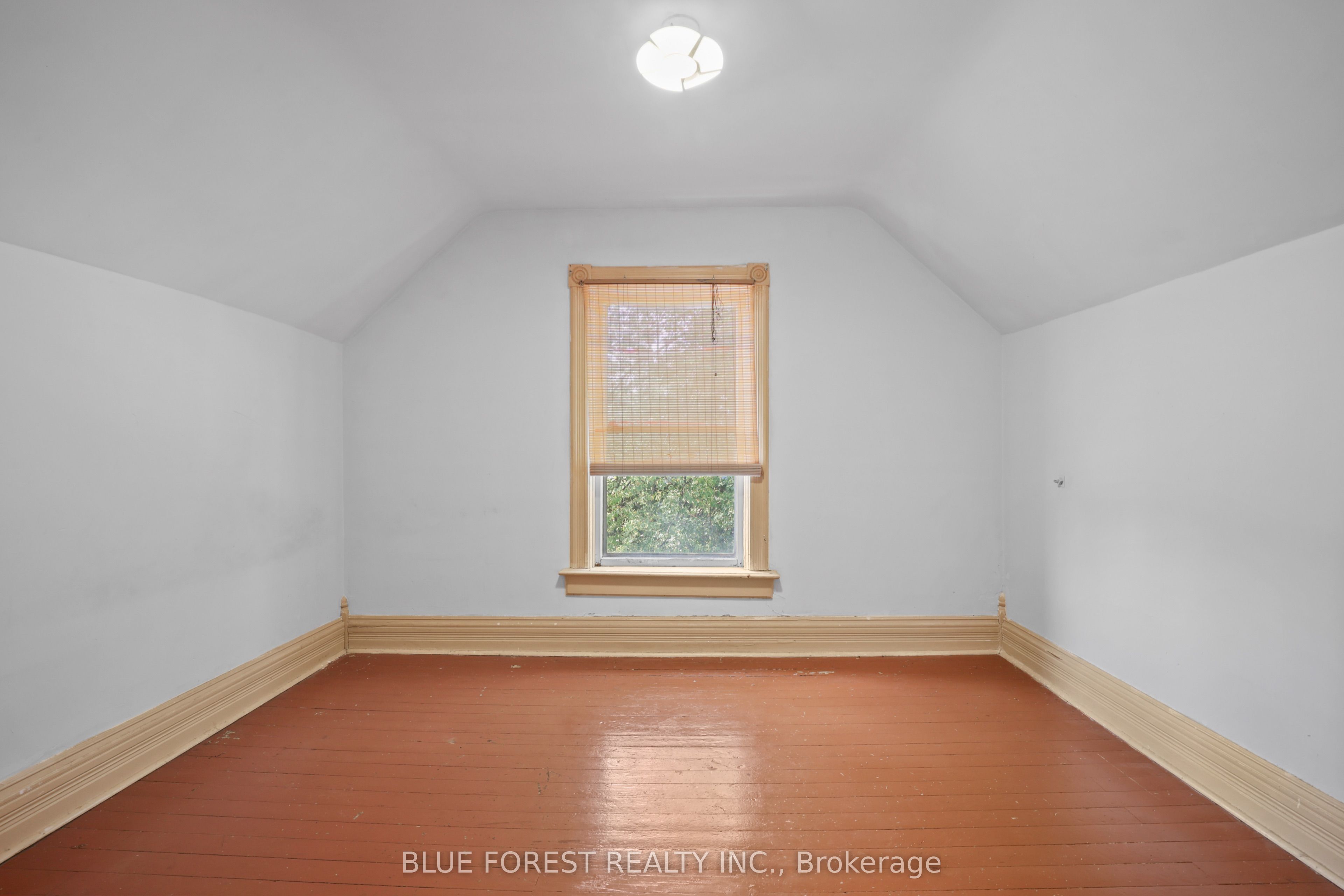 305 St Clair Street Property Photo 23