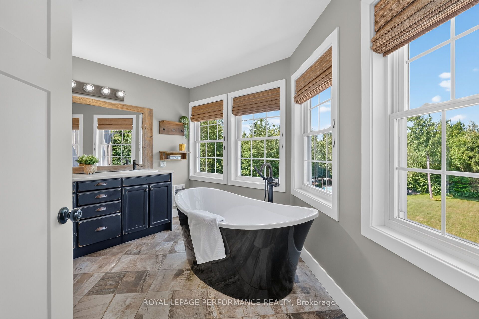 1749 Albert Leroux Road Property Photo 25