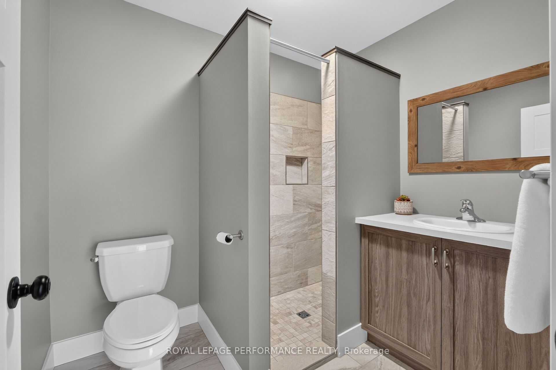1749 Albert Leroux Road Property Photo 37