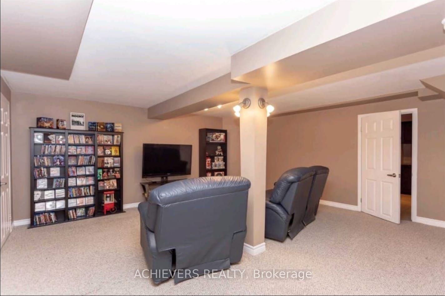 770 Fanshawe Park Road E Property Photo 6