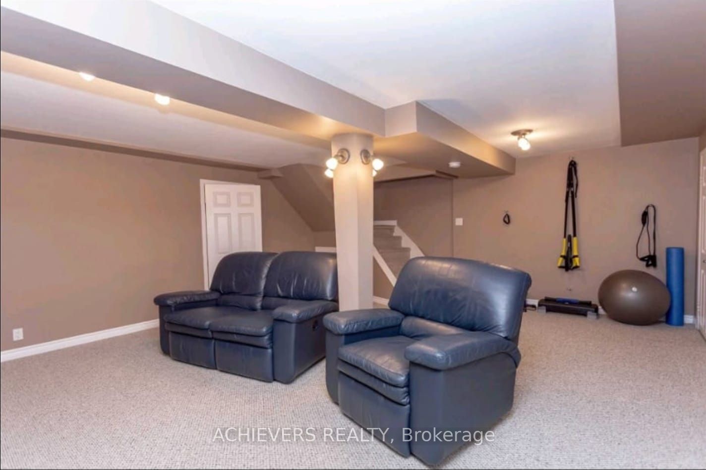 770 Fanshawe Park Road E Property Photo 7