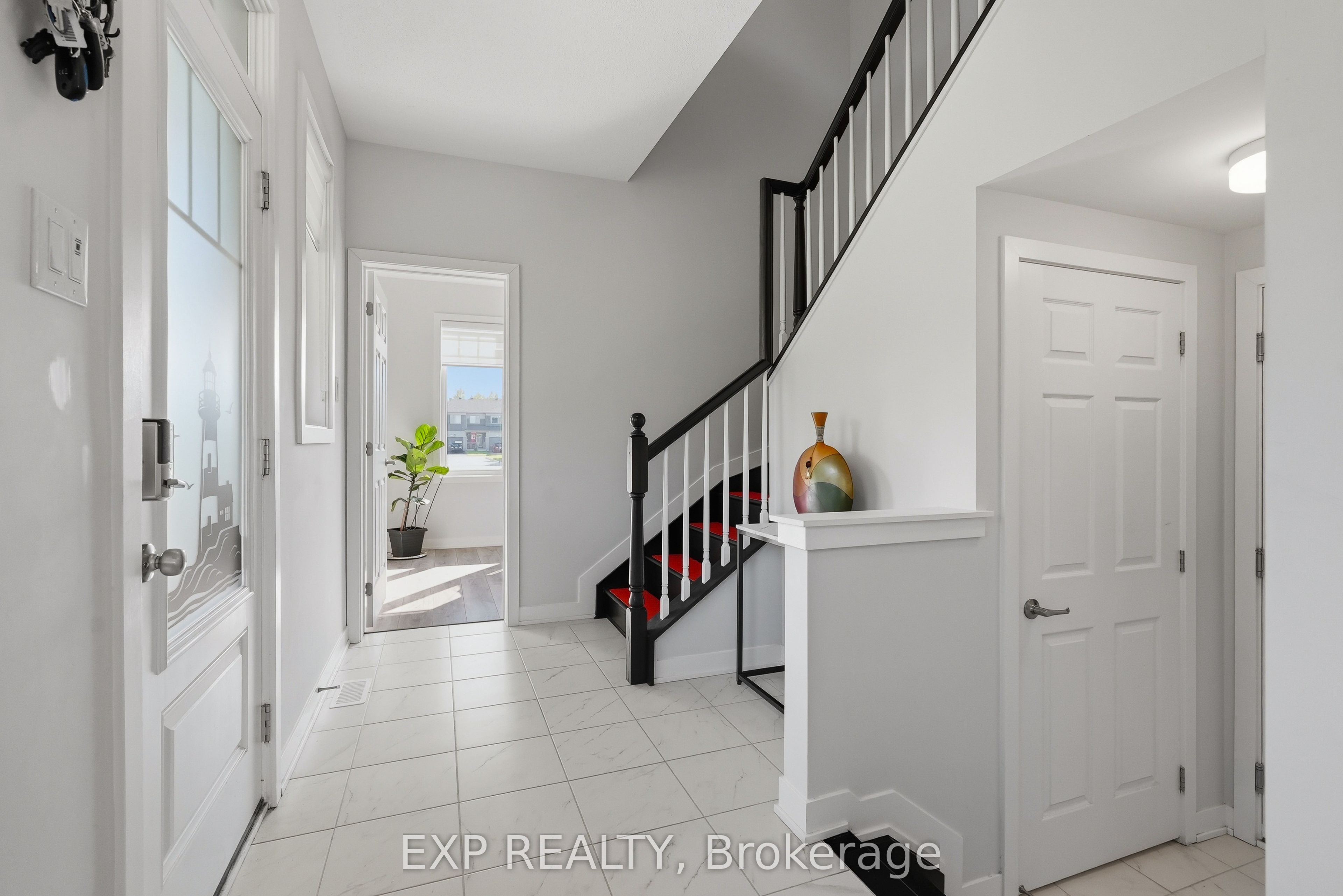 256 Billrian Crescent Property Photo 6