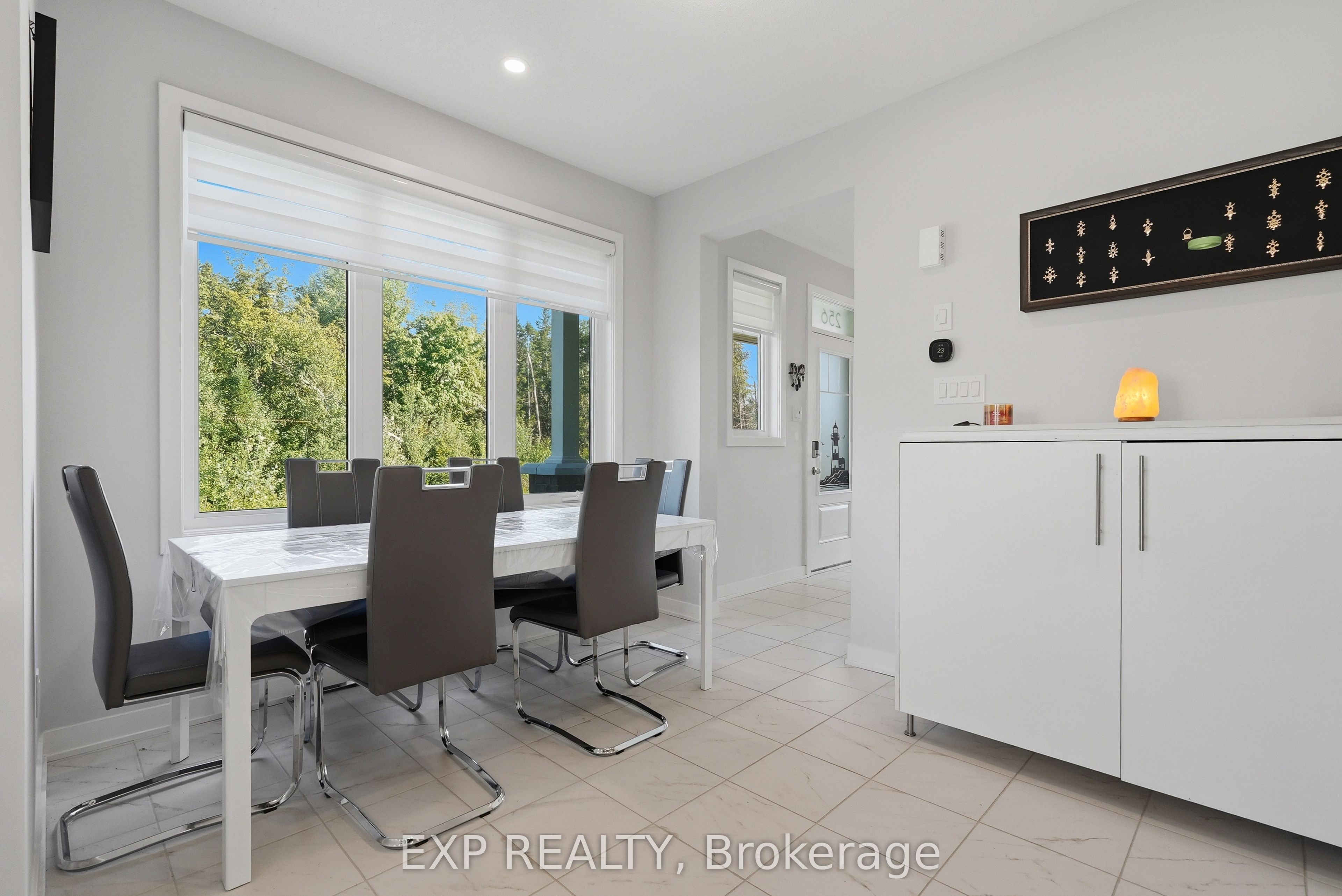 256 Billrian Crescent Property Photo 8