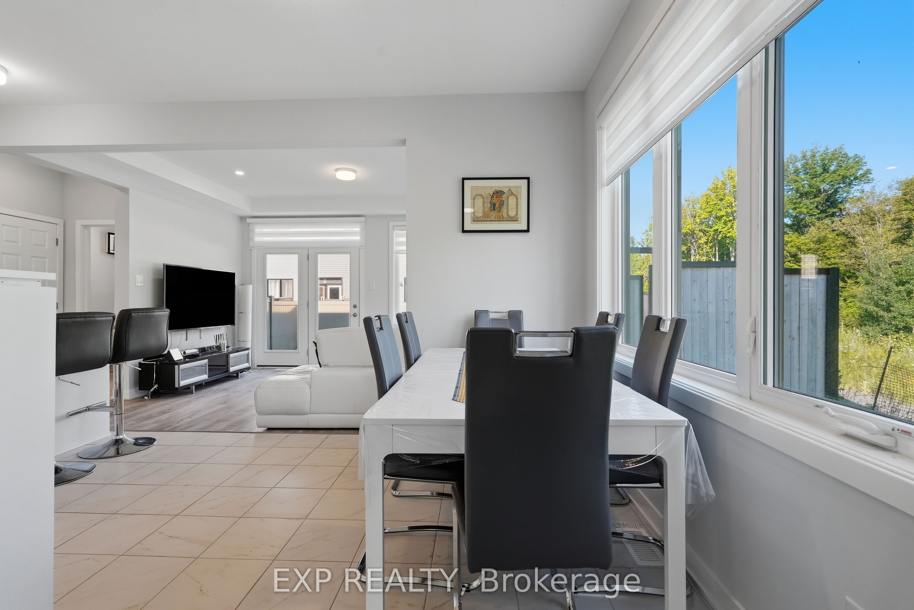 256 Billrian Crescent Property Photo 9