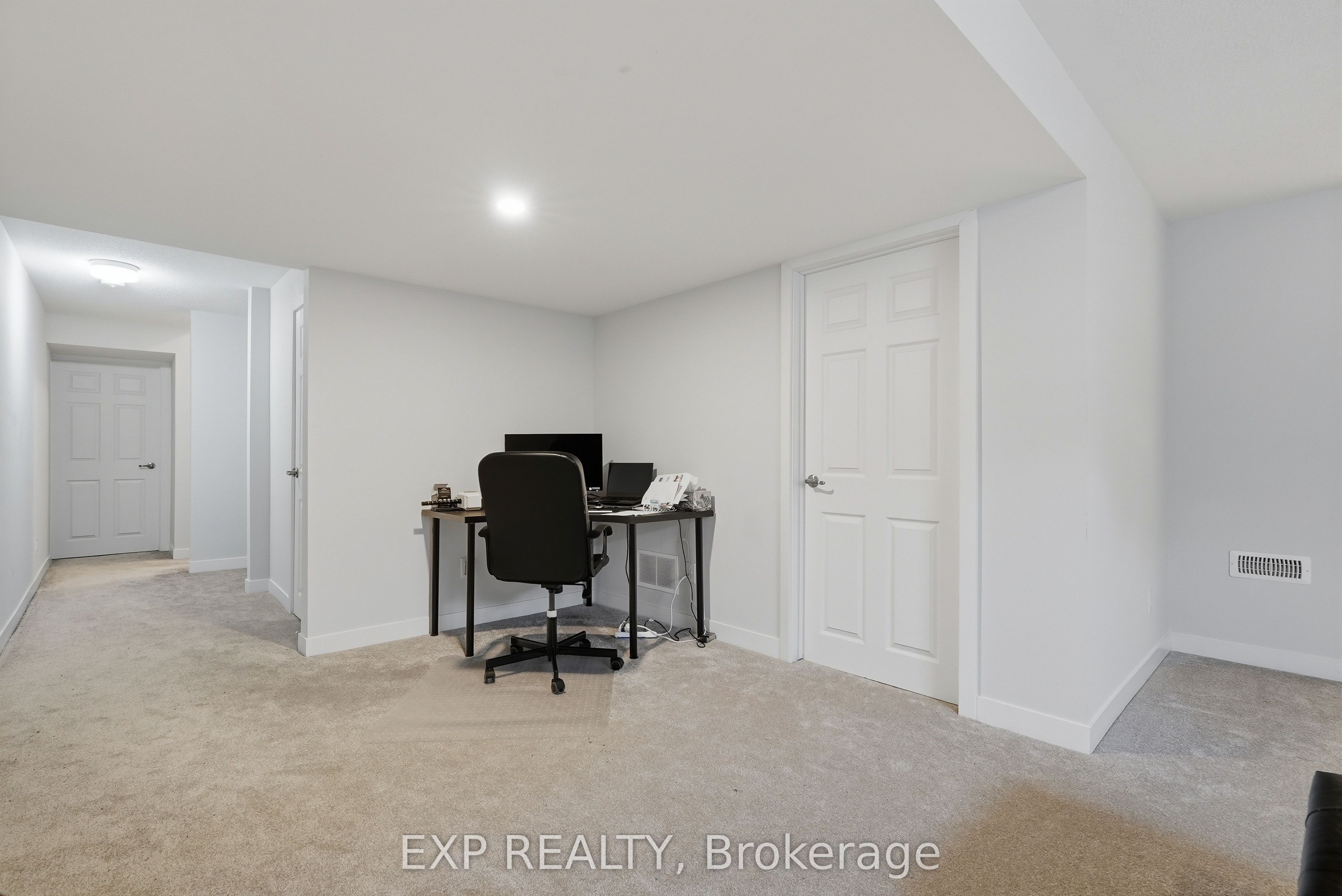256 Billrian Crescent Property Photo 37