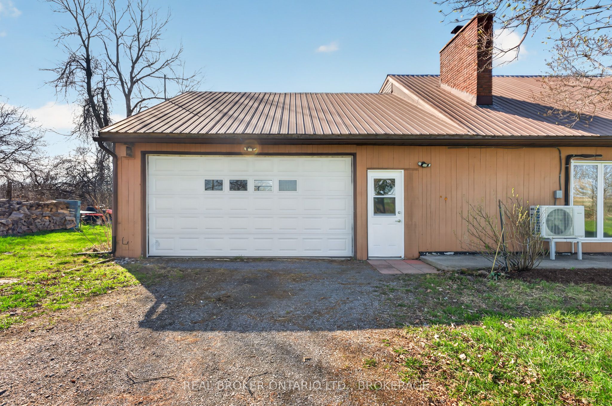 2268 Mcintyre Road Property Photo 3