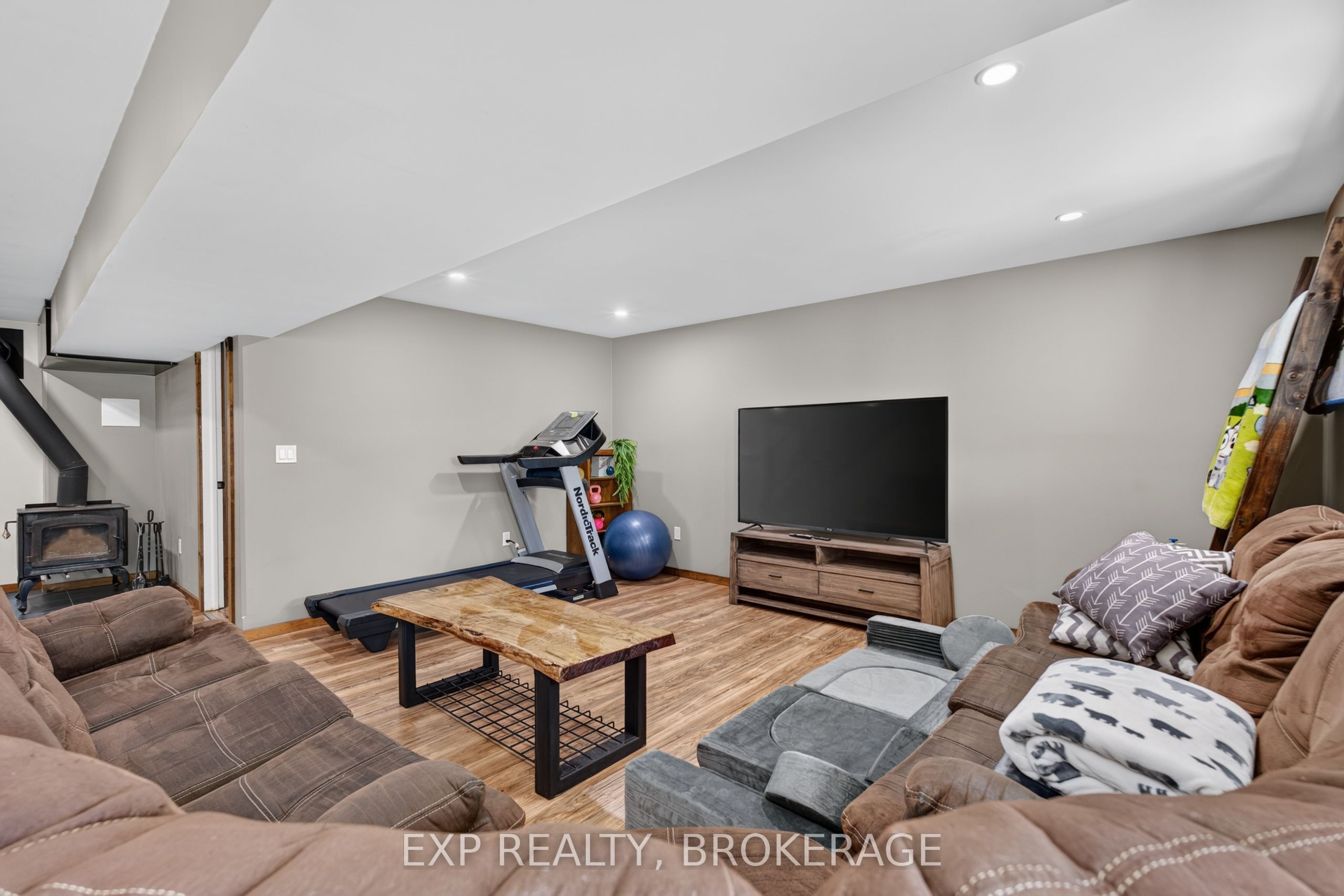 1020 Hill Road Property Photo 32